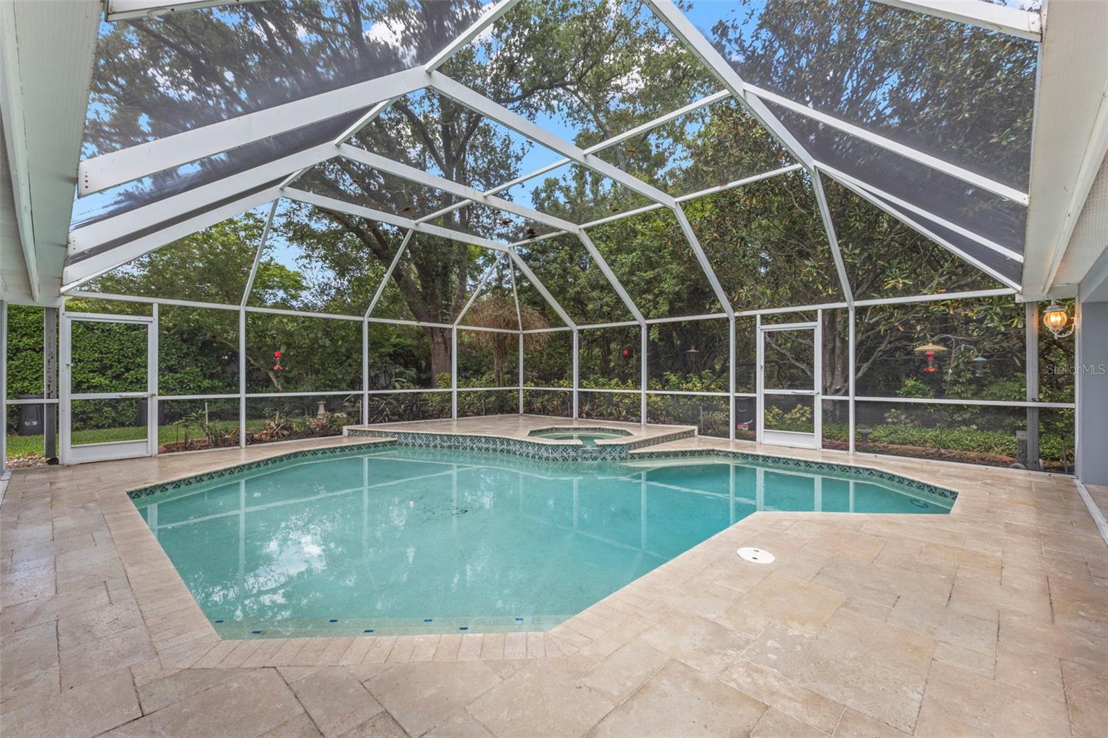 Image 11 of 37 For 1404 Oxfordshire Court