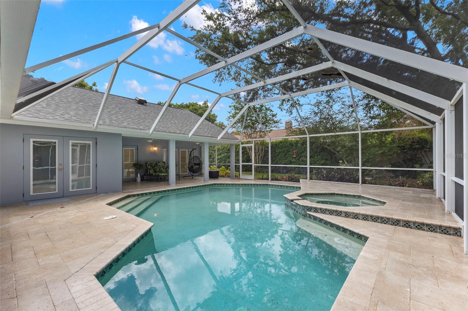 Image 13 of 37 For 1404 Oxfordshire Court