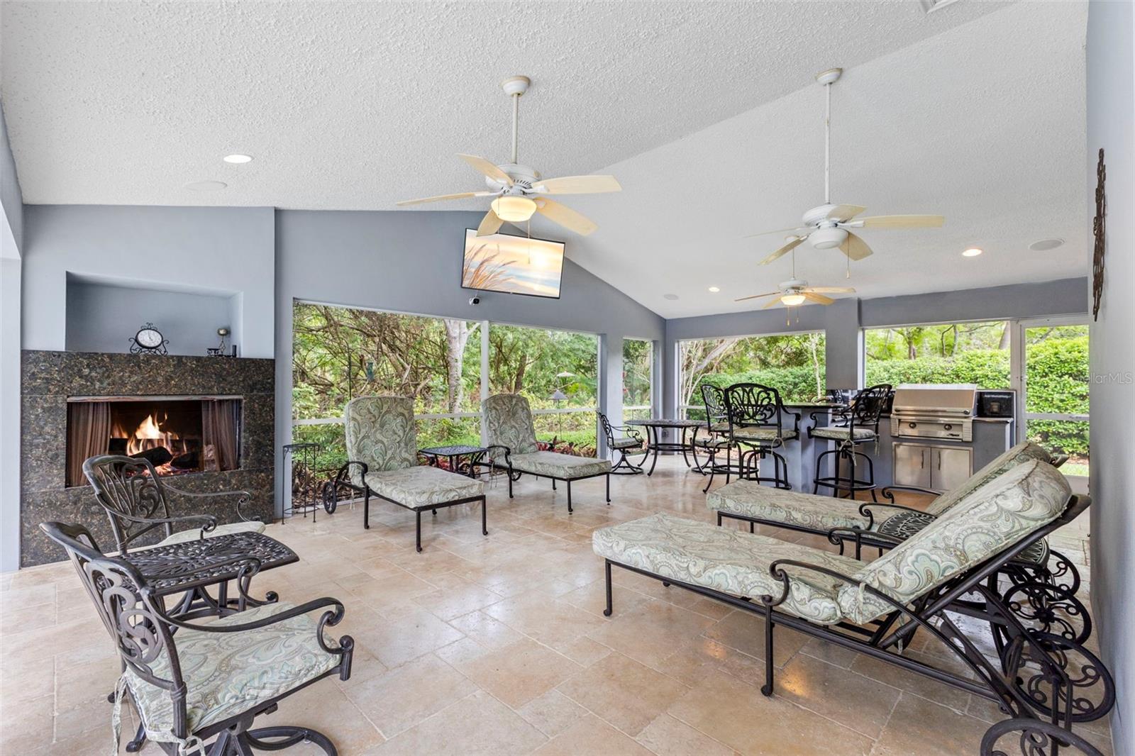 Image 15 of 37 For 1404 Oxfordshire Court