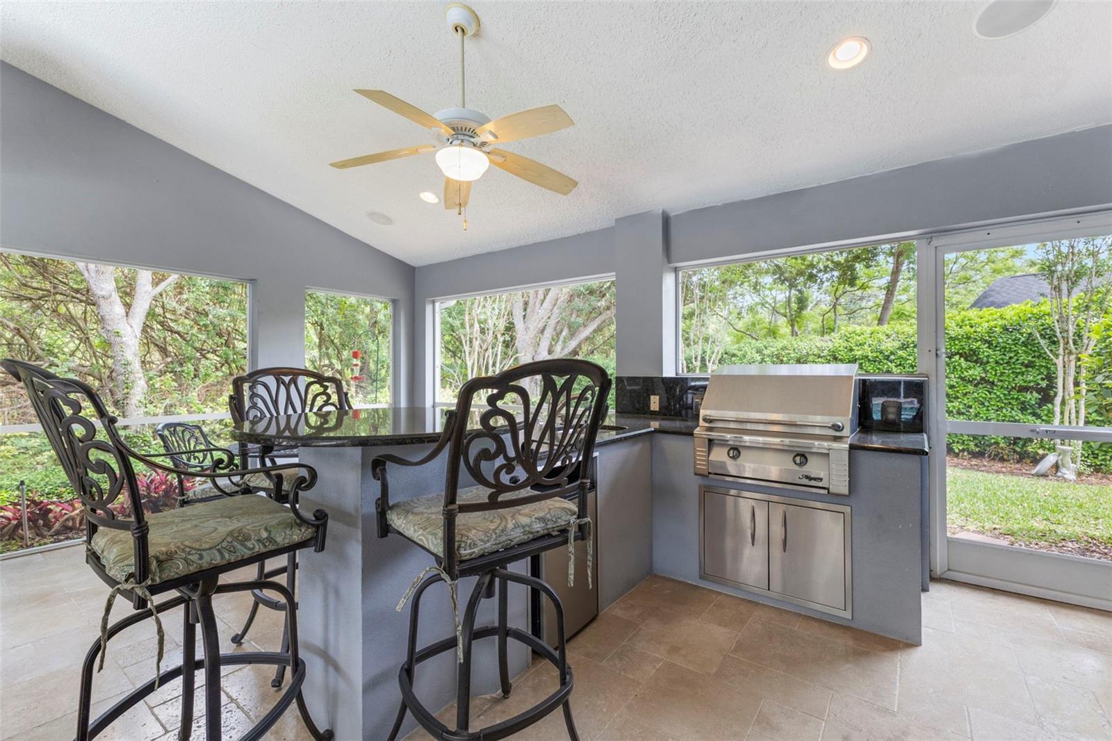 Image 17 of 37 For 1404 Oxfordshire Court