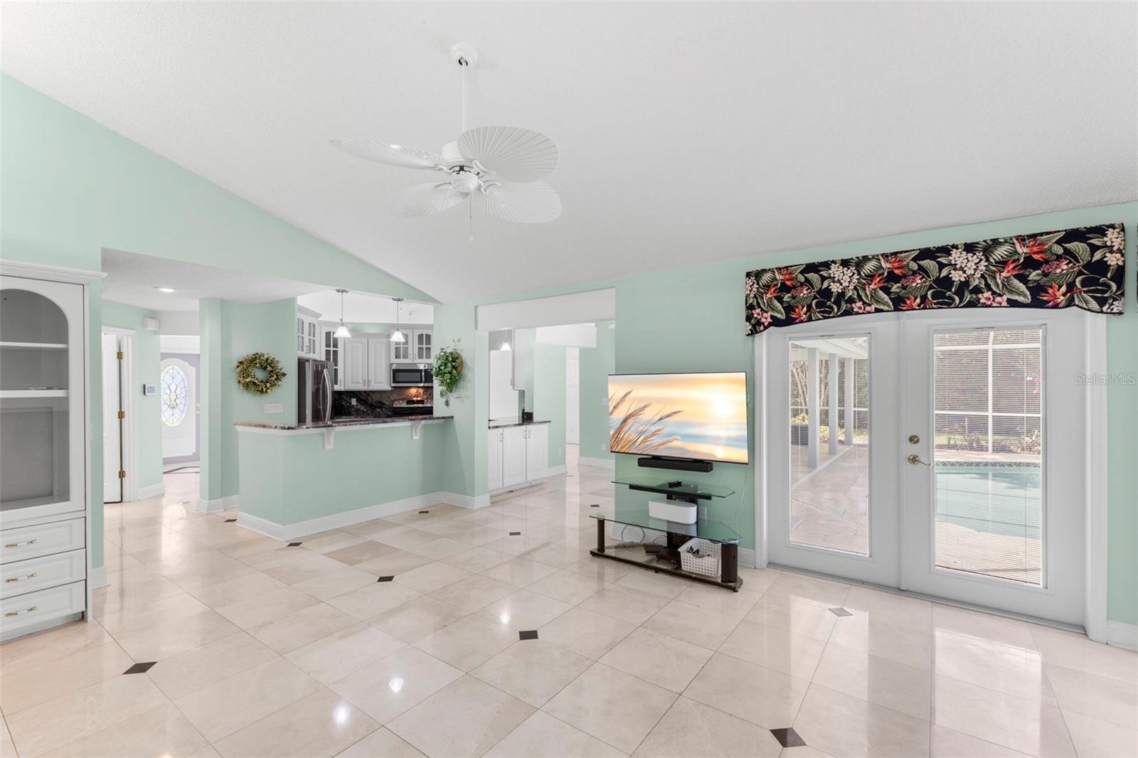 Image 22 of 37 For 1404 Oxfordshire Court