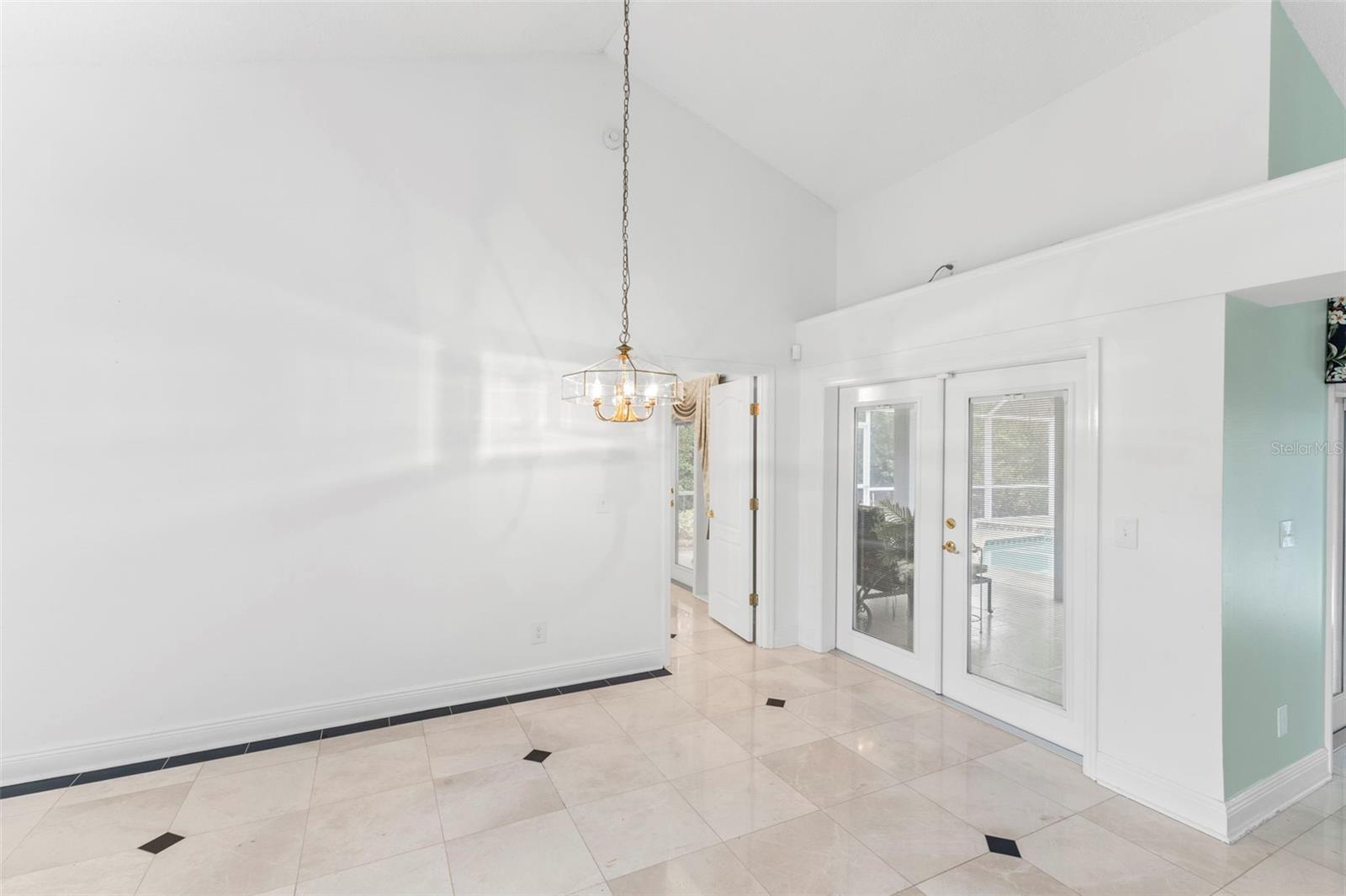 Image 26 of 37 For 1404 Oxfordshire Court