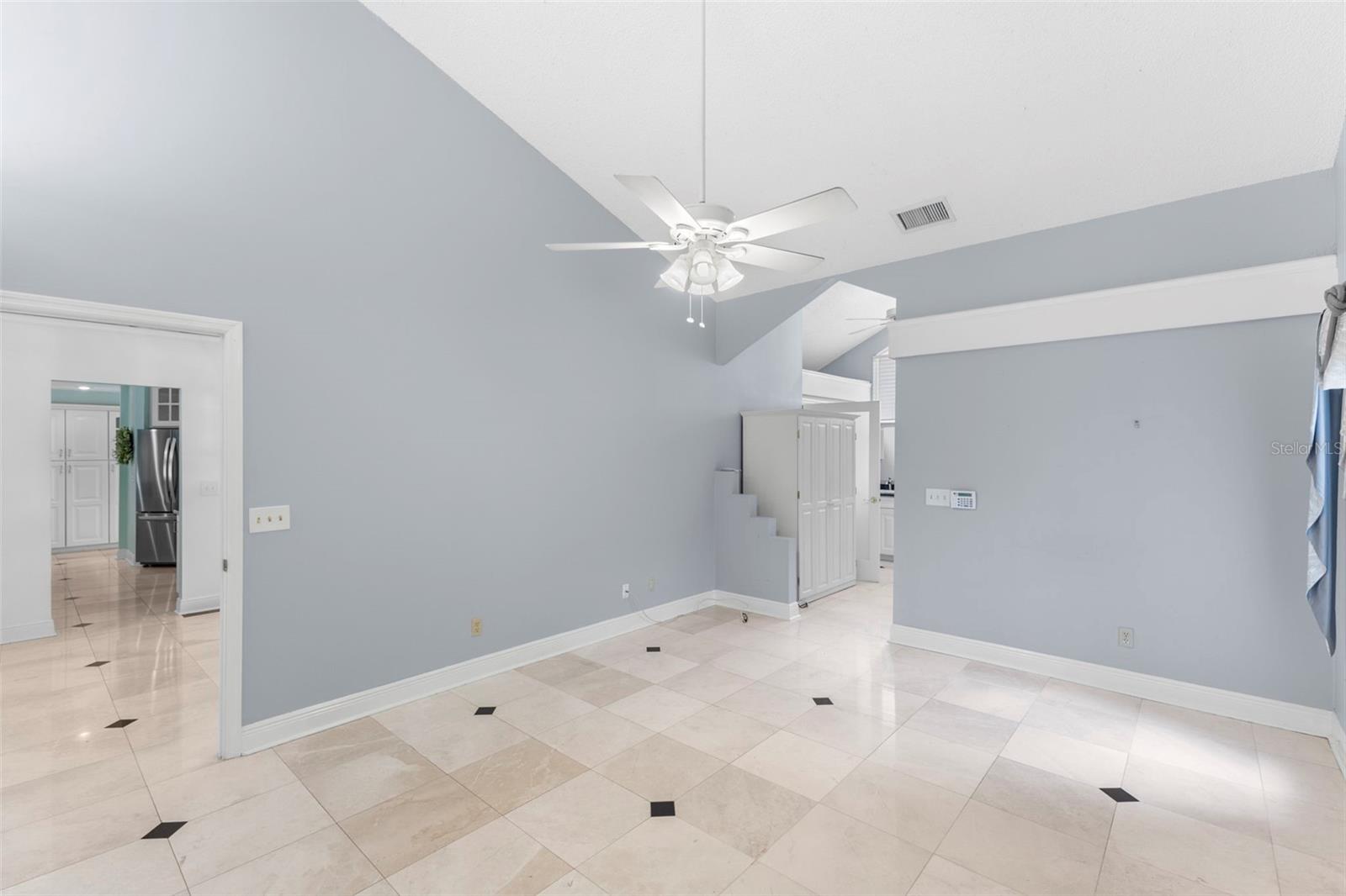 Image 27 of 37 For 1404 Oxfordshire Court