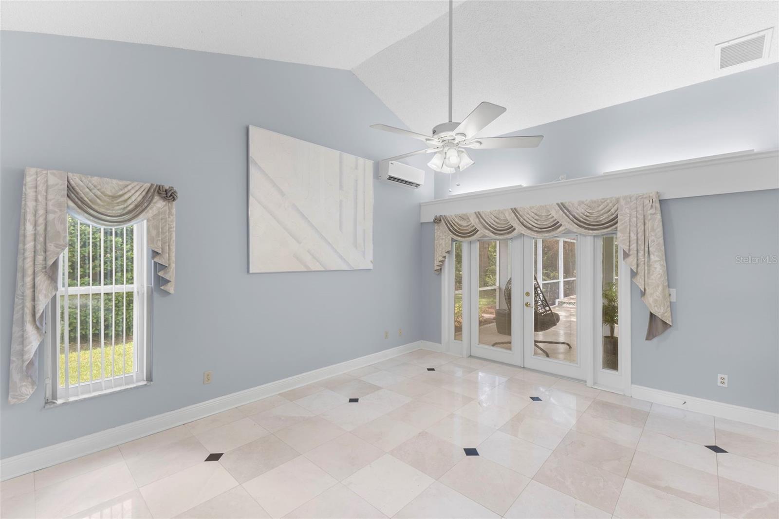 Image 29 of 37 For 1404 Oxfordshire Court