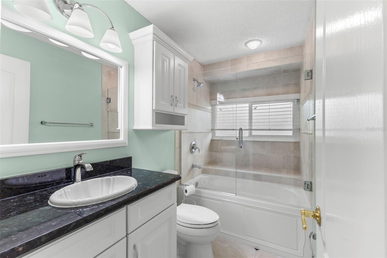 Image 33 of 37 For 1404 Oxfordshire Court