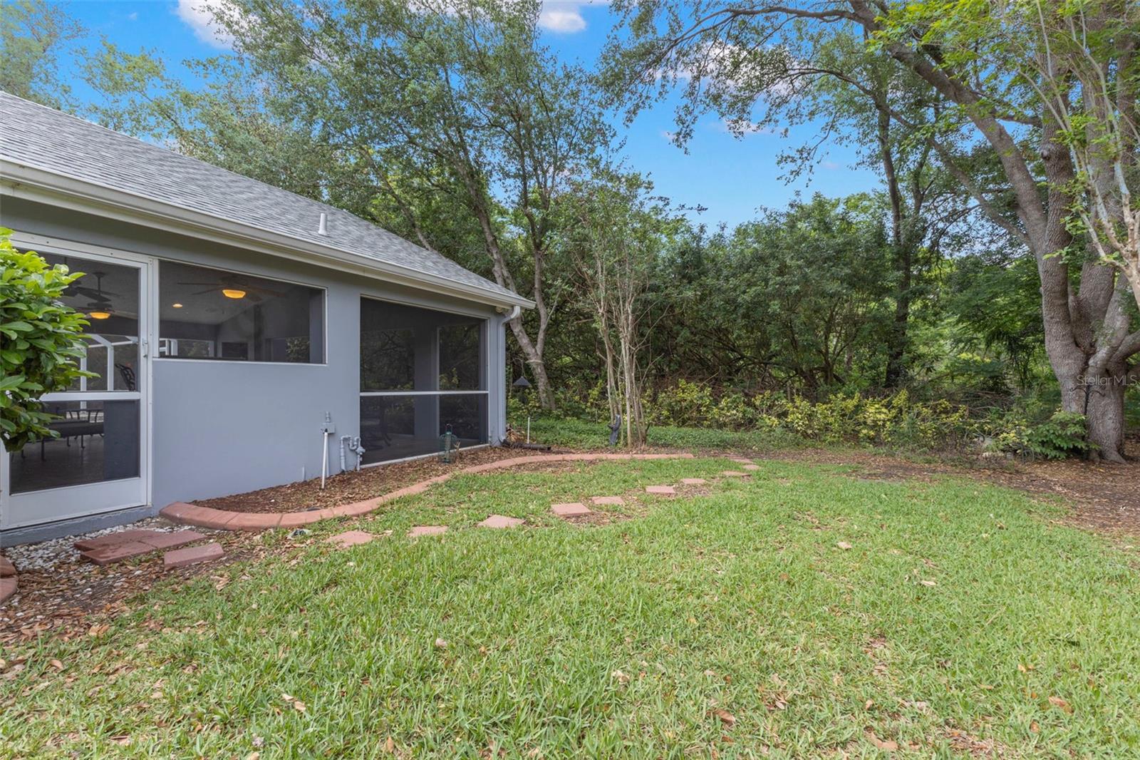 Image 36 of 37 For 1404 Oxfordshire Court