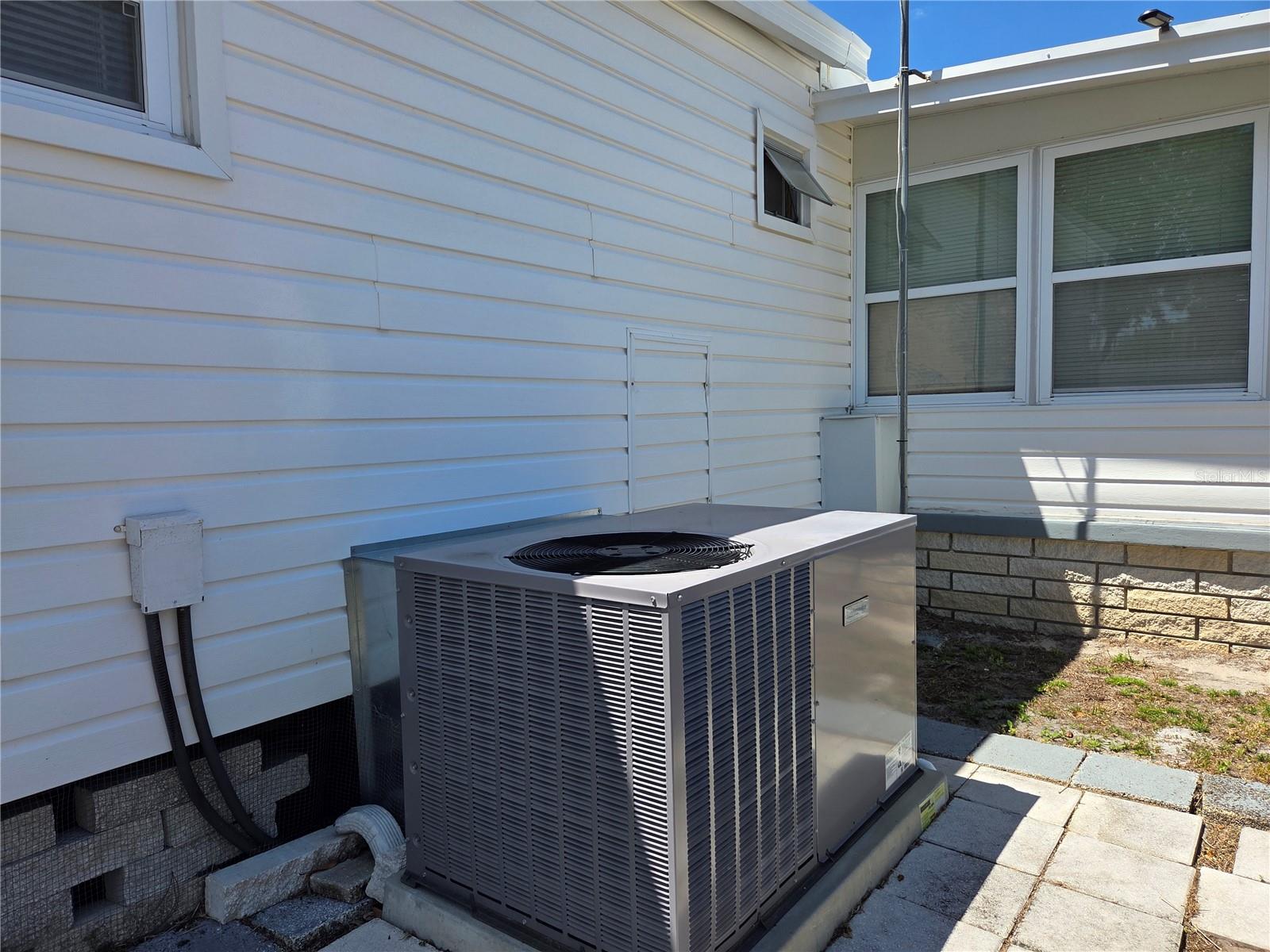 Image 14 of 24 For 4333 72nd Street N 80