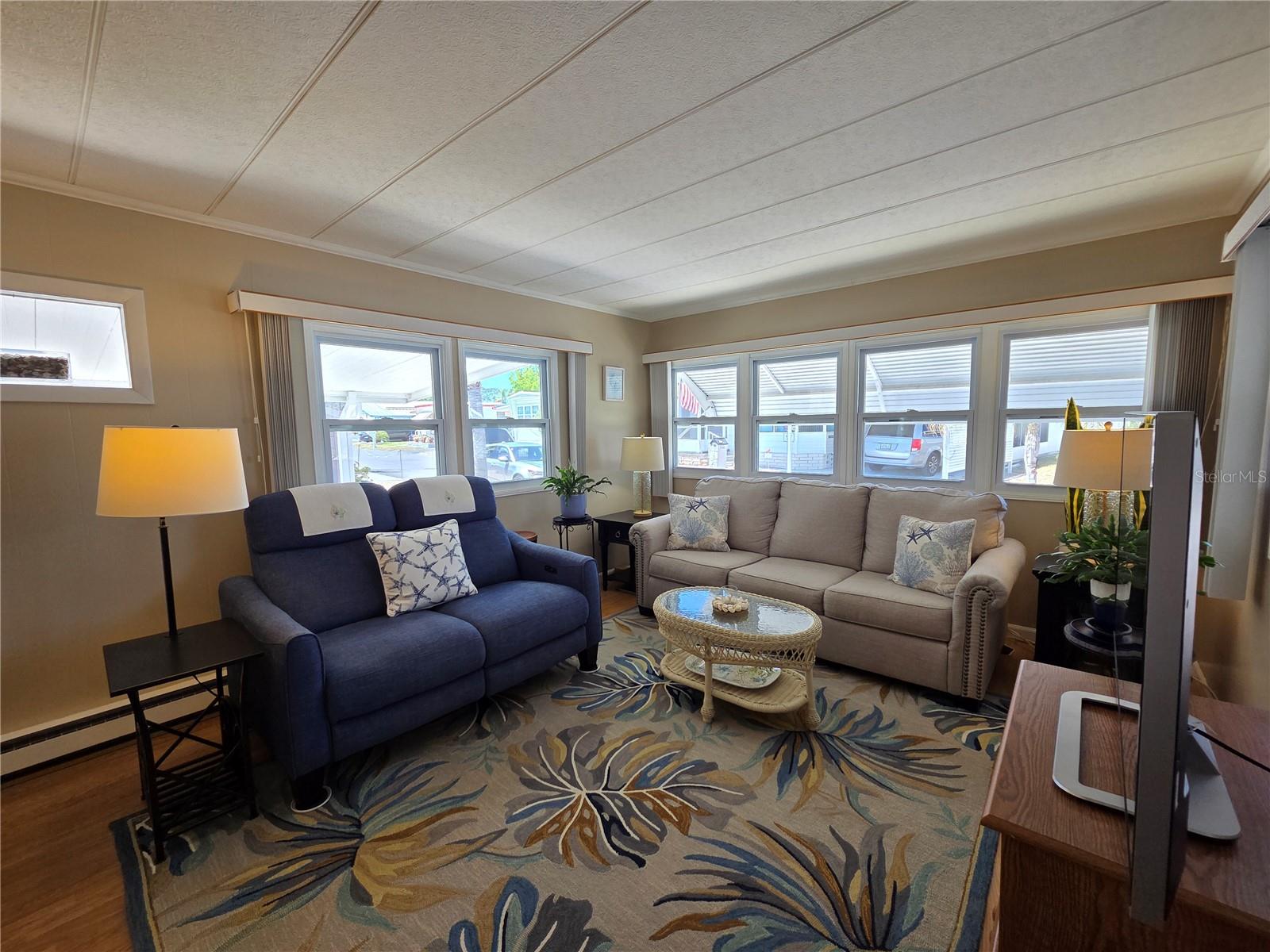 Image 3 of 24 For 4333 72nd Street N 80