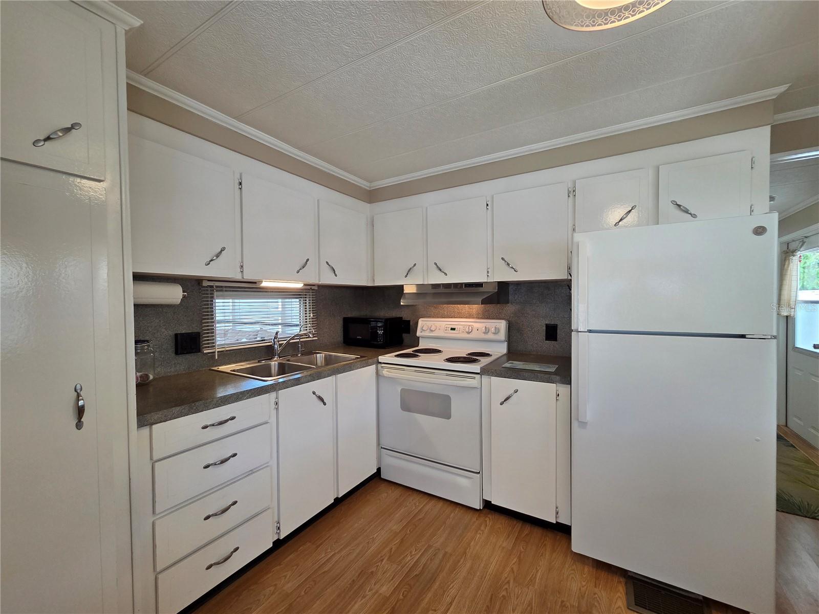 Image 6 of 24 For 4333 72nd Street N 80