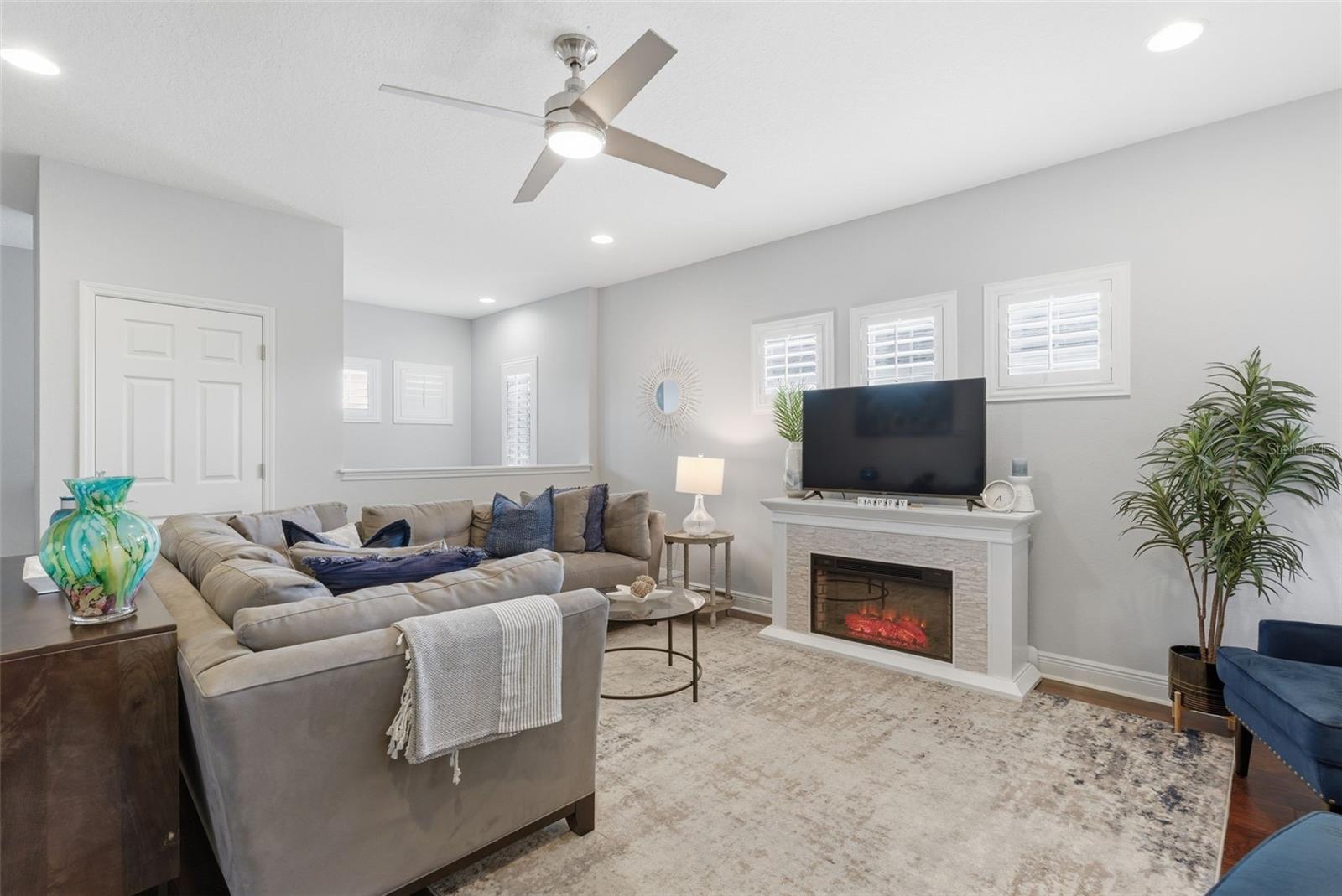 Image 23 of 33 For 624 Winterside Drive