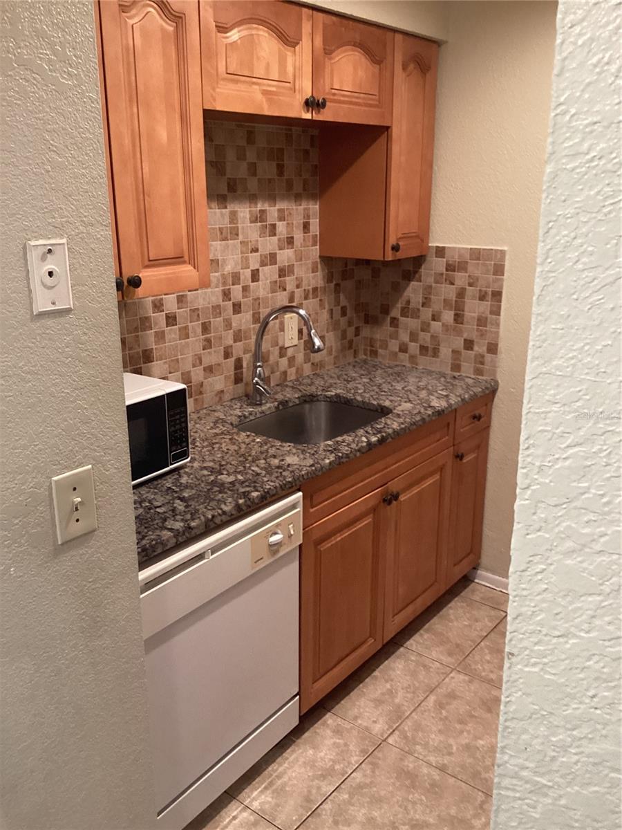 Image 10 of 23 For 14321 Hanging Moss Circle 101