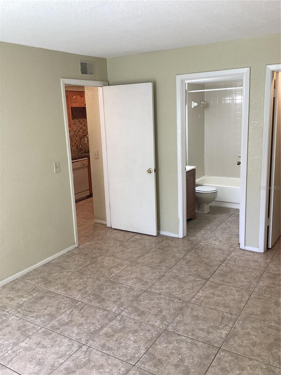 Image 15 of 23 For 14321 Hanging Moss Circle 101