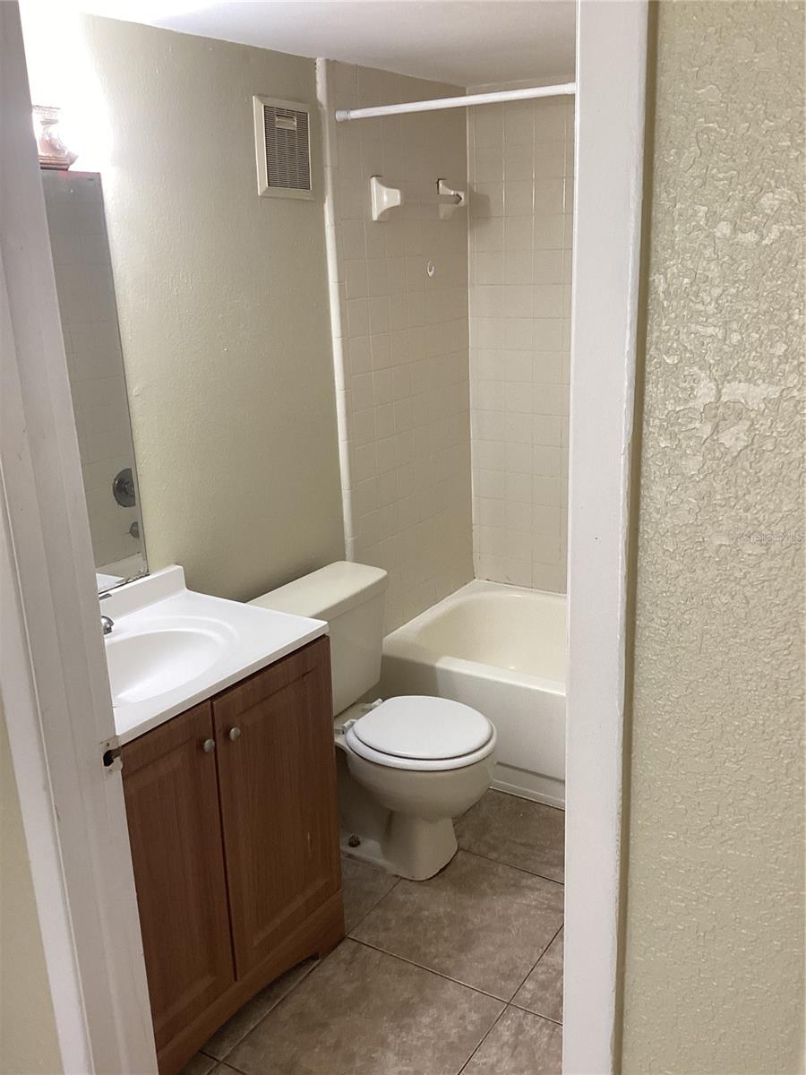 Image 18 of 23 For 14321 Hanging Moss Circle 101