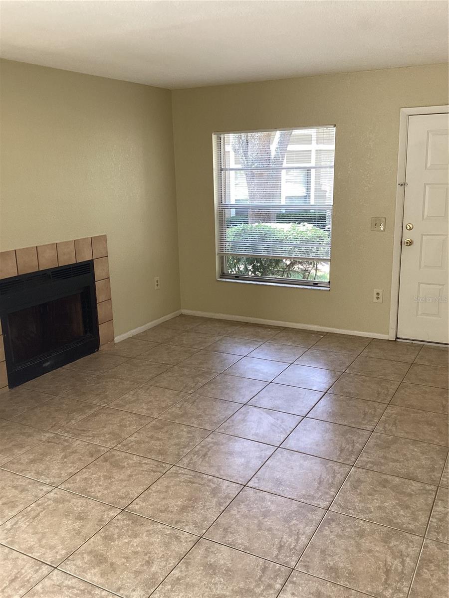 Image 5 of 23 For 14321 Hanging Moss Circle 101