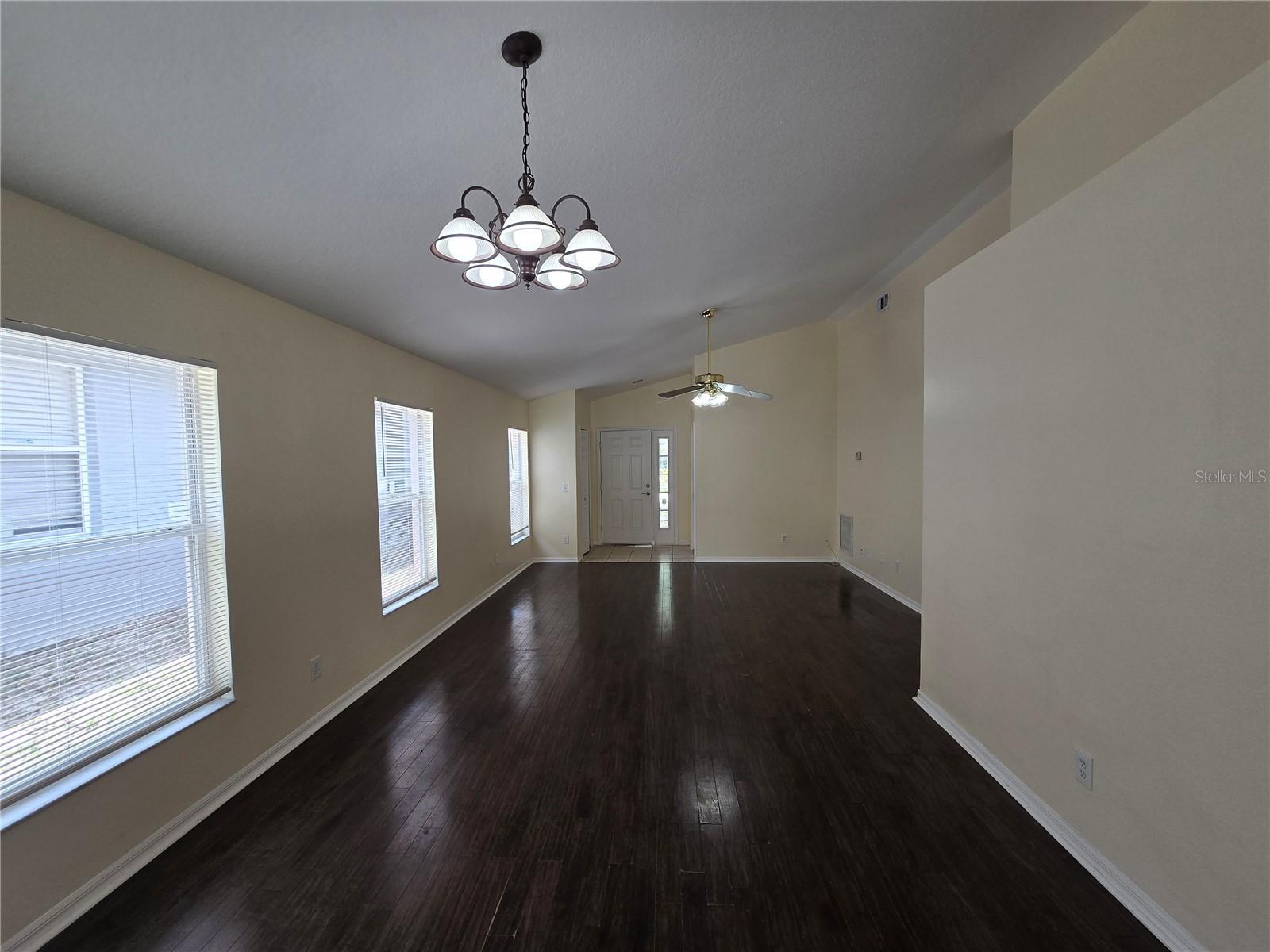 Image 3 of 14 For 545 Summer Sails Drive