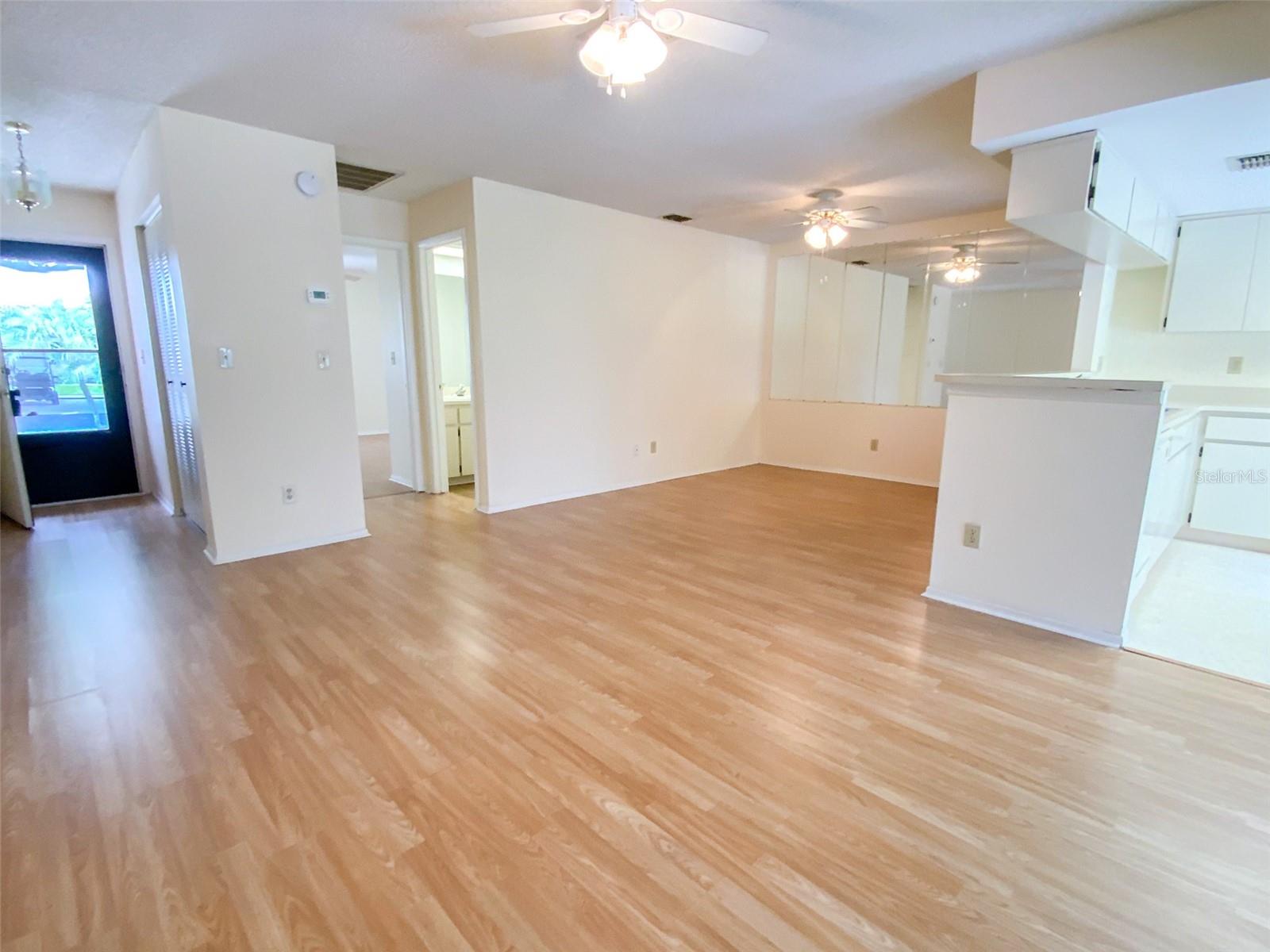 Image 10 of 37 For 1125 Montrose Place