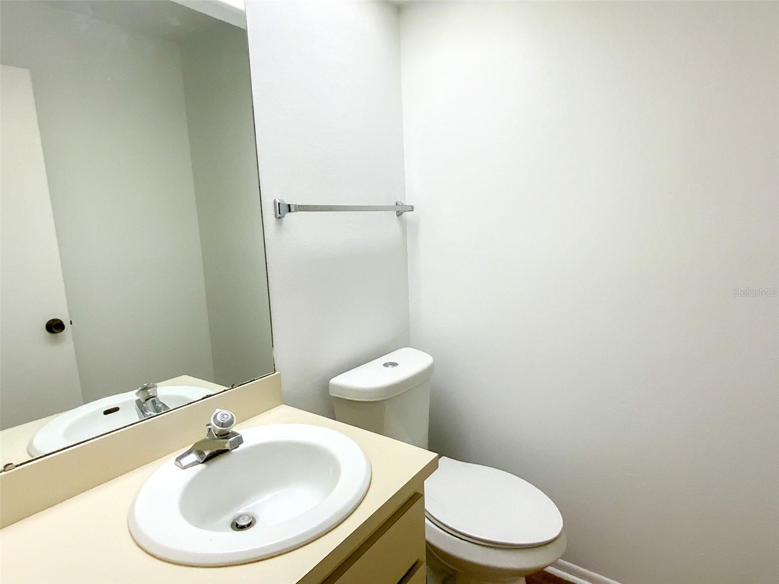 Image 16 of 37 For 1125 Montrose Place