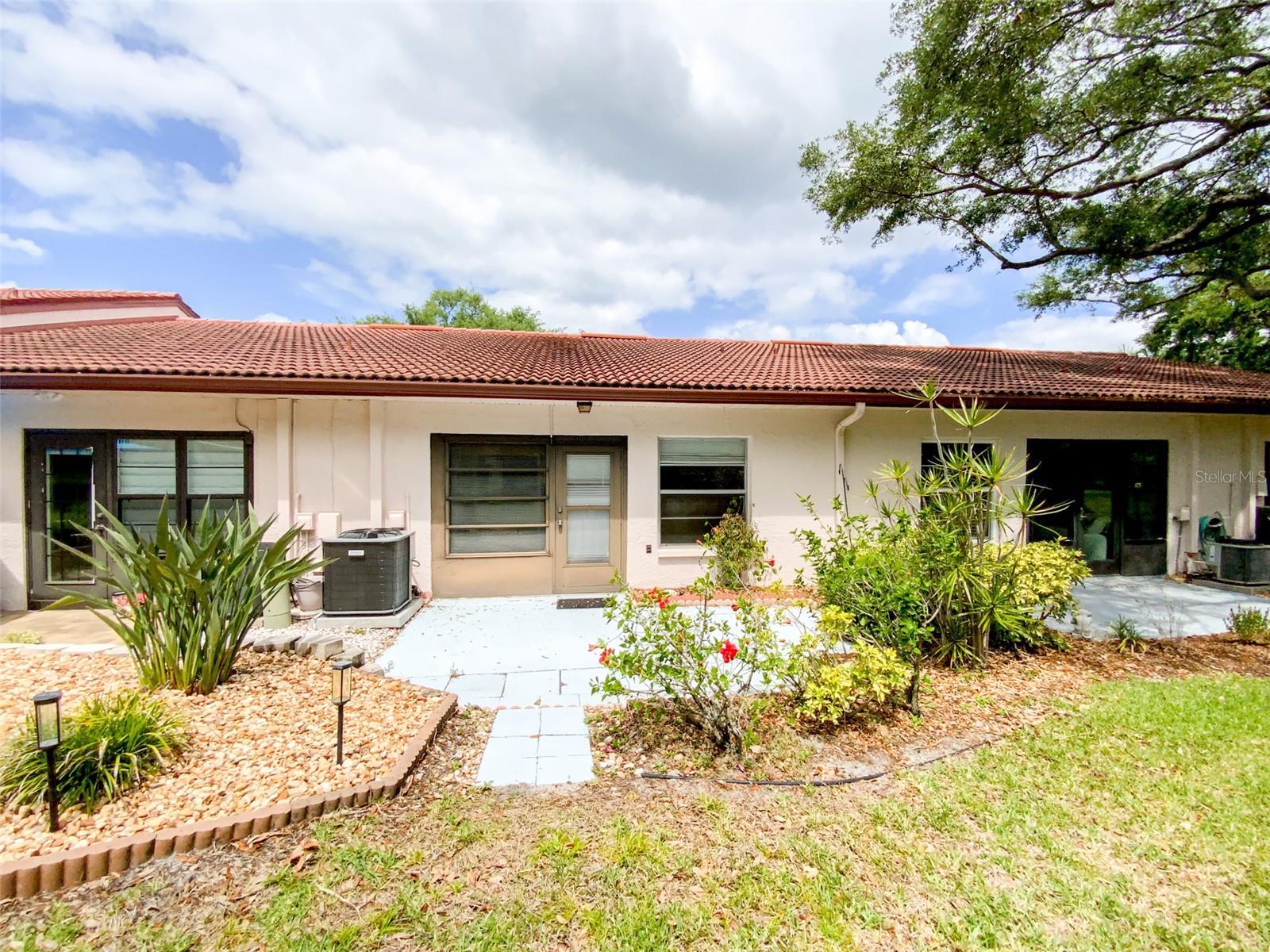 Image 19 of 37 For 1125 Montrose Place