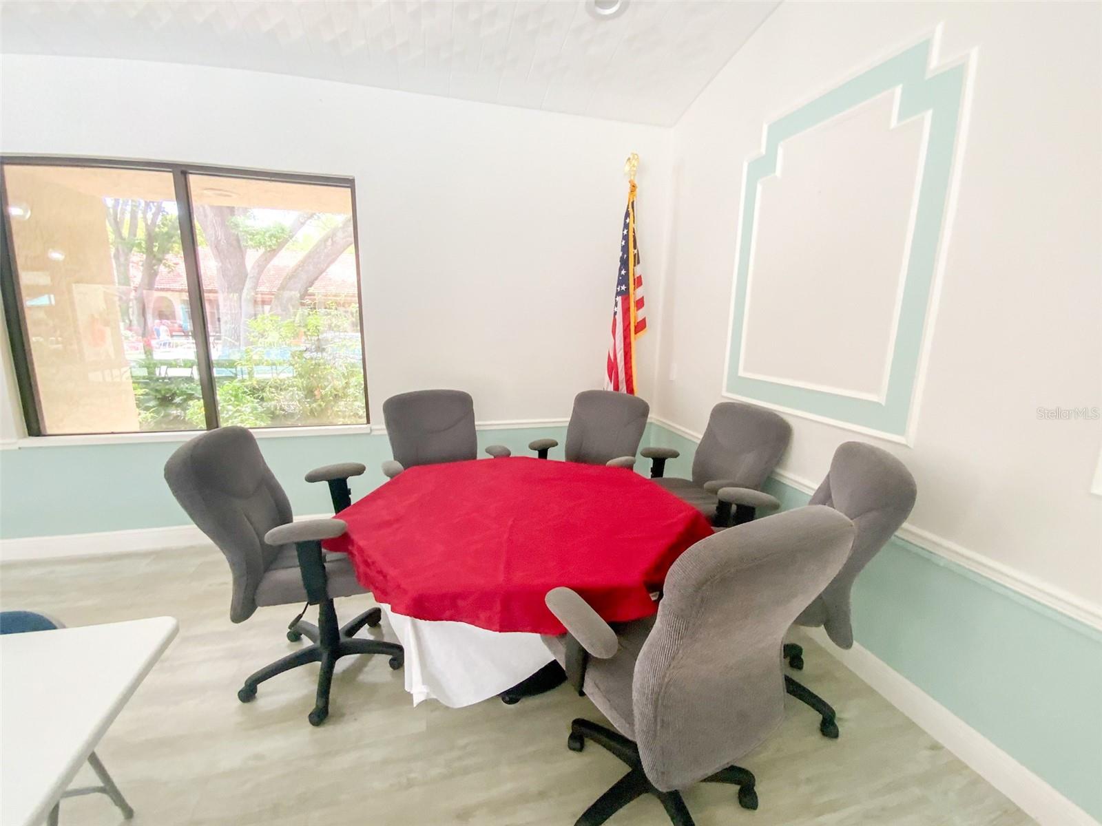 Image 29 of 37 For 1125 Montrose Place