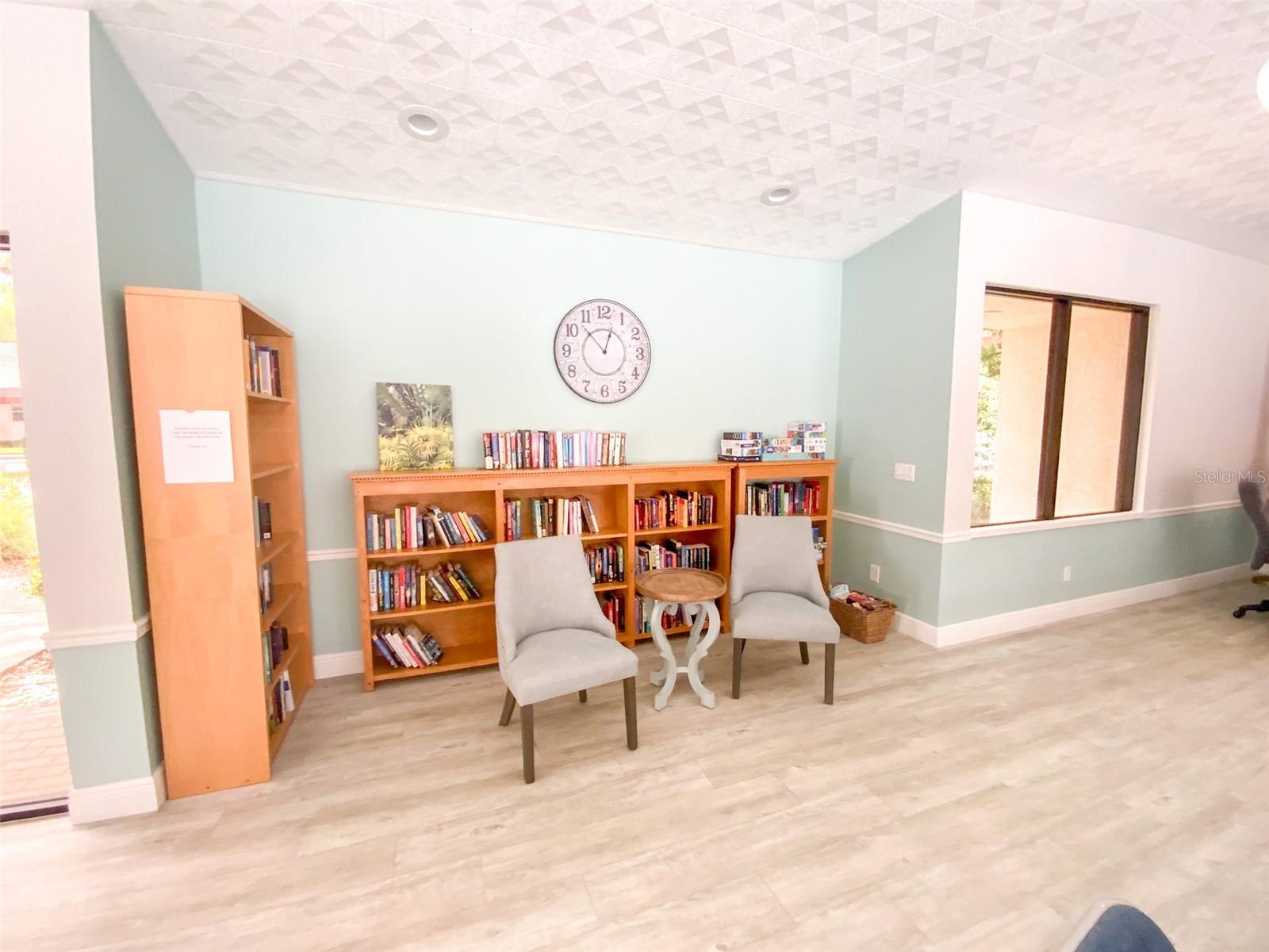 Image 30 of 37 For 1125 Montrose Place