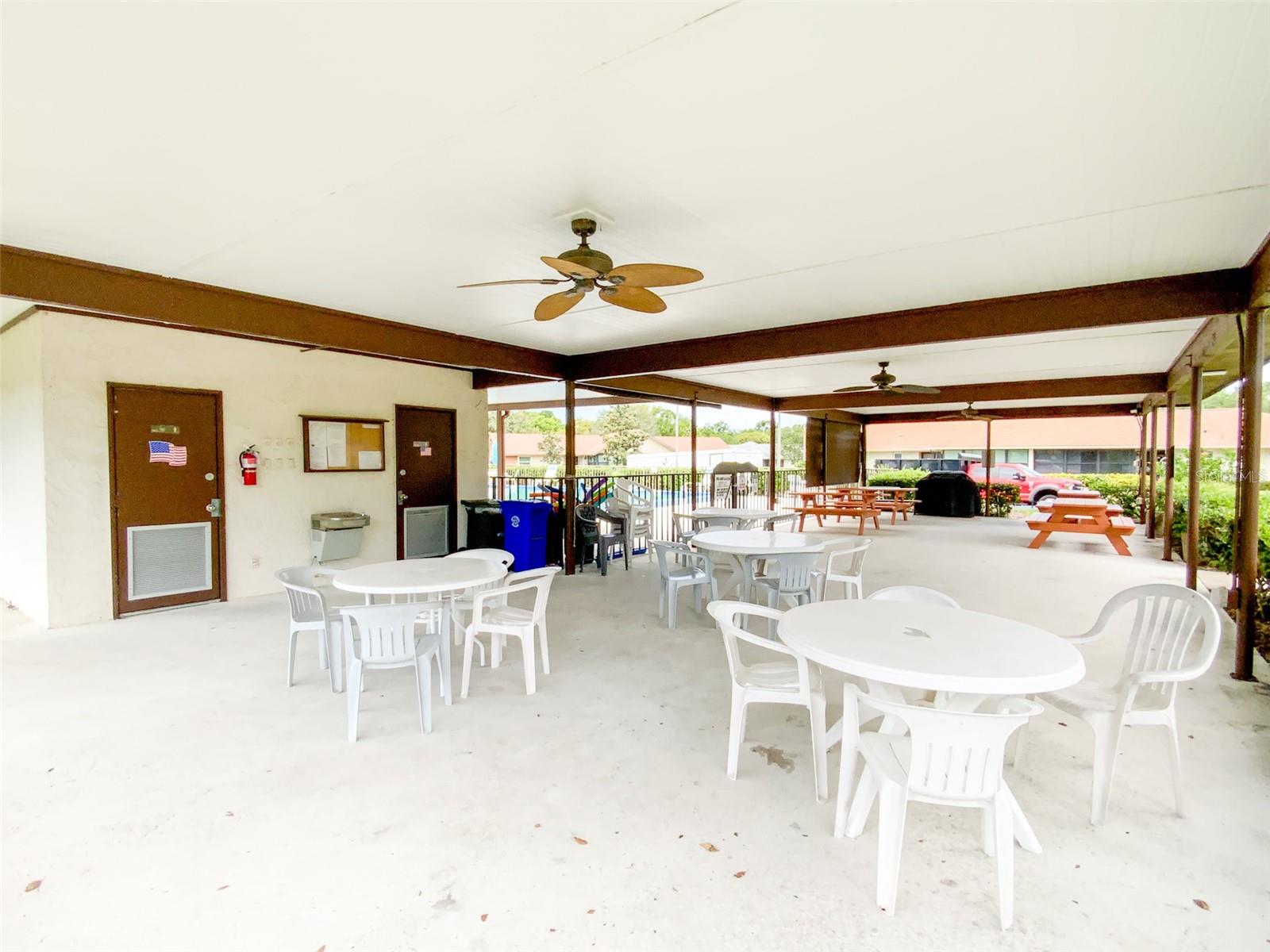 Image 34 of 37 For 1125 Montrose Place