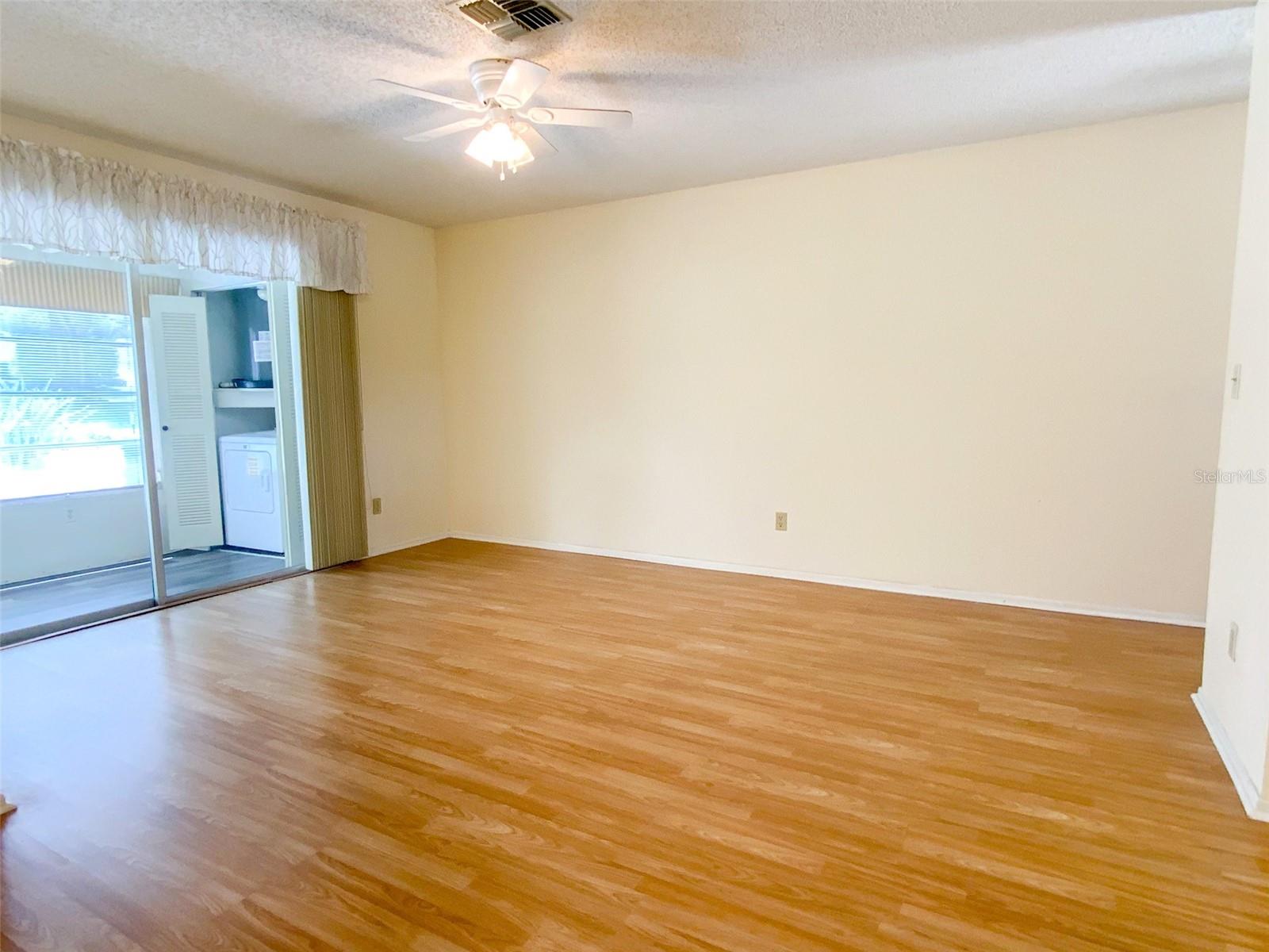 Image 9 of 37 For 1125 Montrose Place