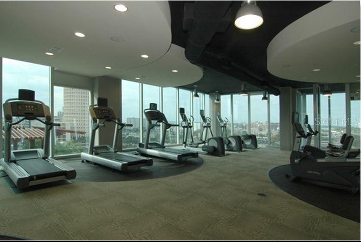 Image 13 of 16 For 777 Ashley Drive 1806