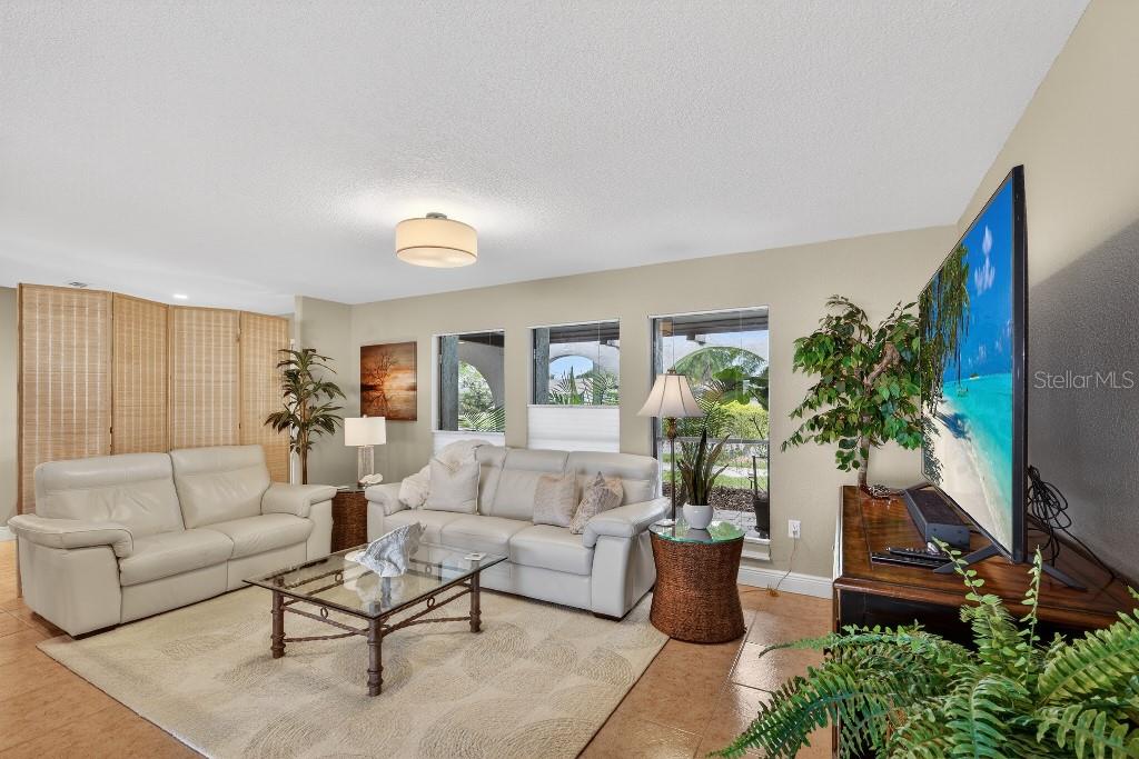 Image 11 of 46 For 4872 Waterbridge Down