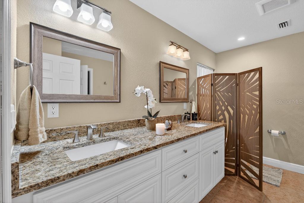 Image 17 of 46 For 4872 Waterbridge Down