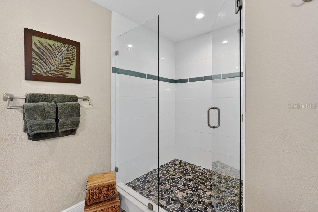 Image 21 of 46 For 4872 Waterbridge Down