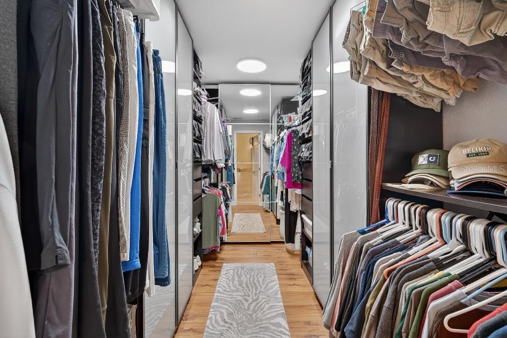 Image 22 of 46 For 4872 Waterbridge Down