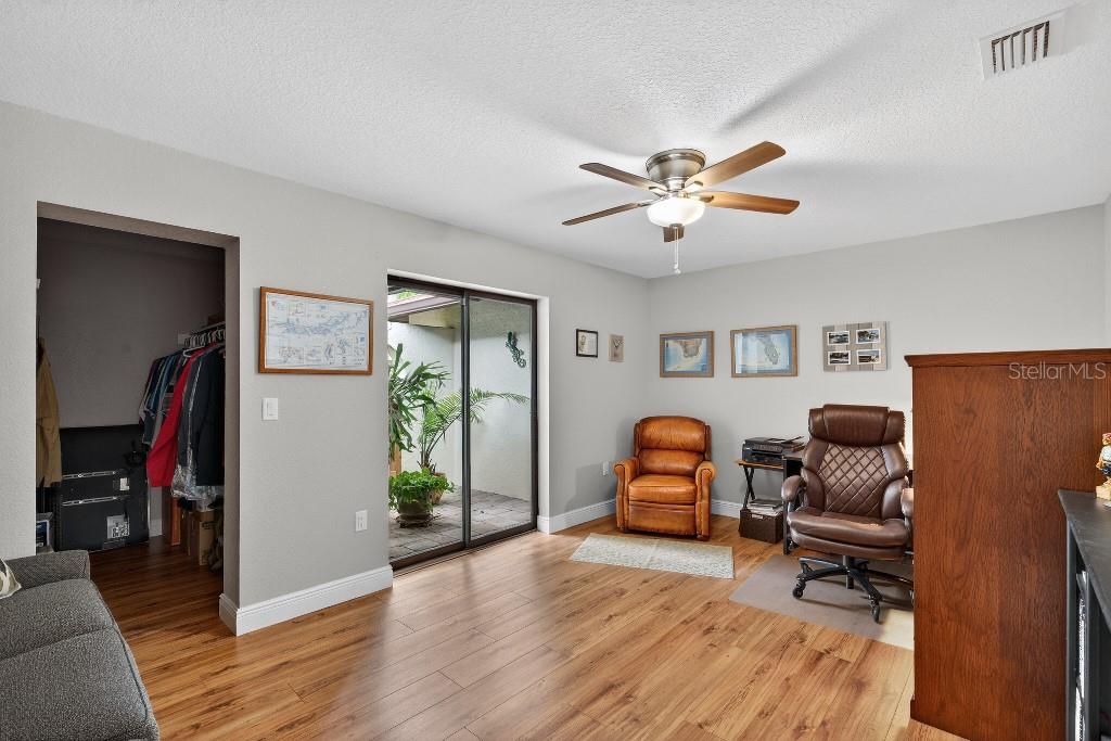 Image 30 of 46 For 4872 Waterbridge Down