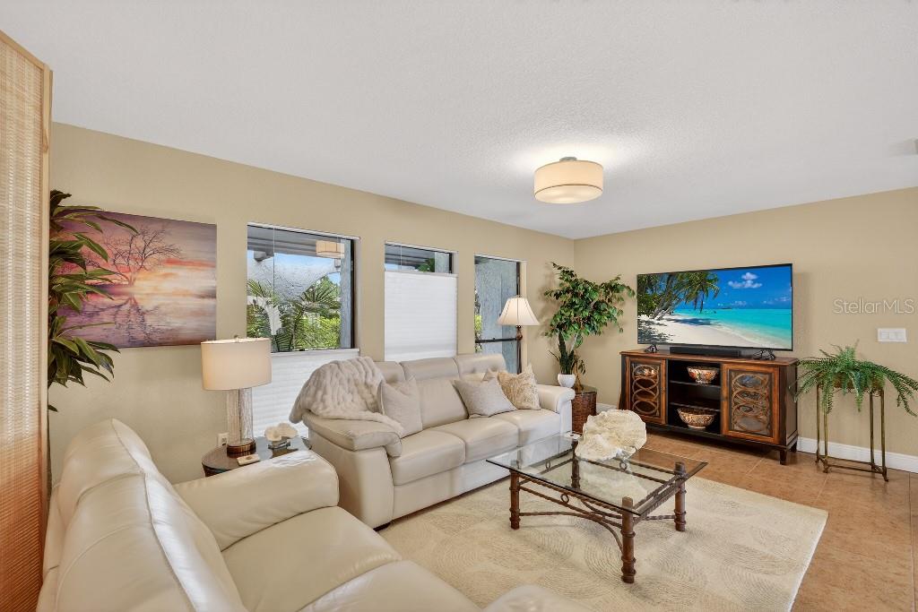 Image 5 of 46 For 4872 Waterbridge Down