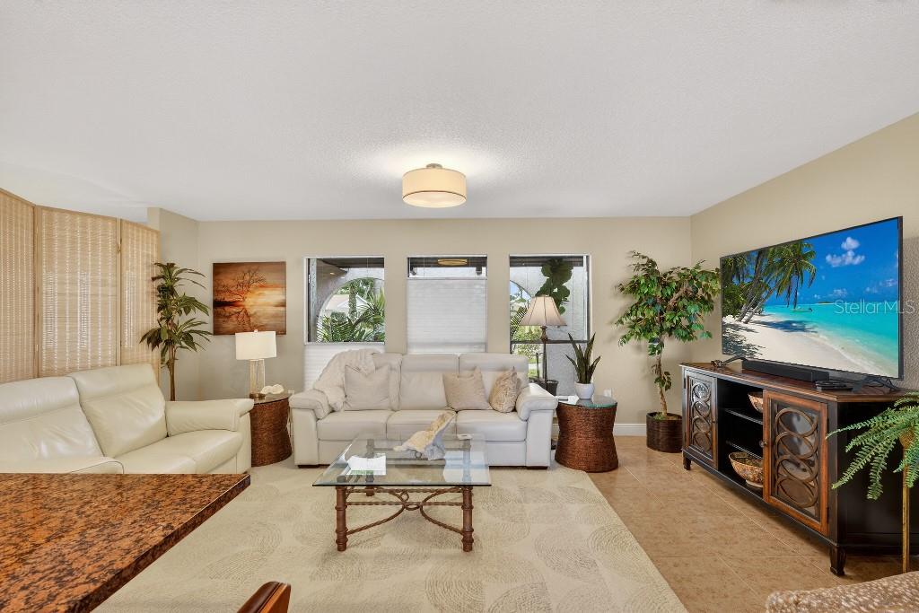 Image 6 of 46 For 4872 Waterbridge Down