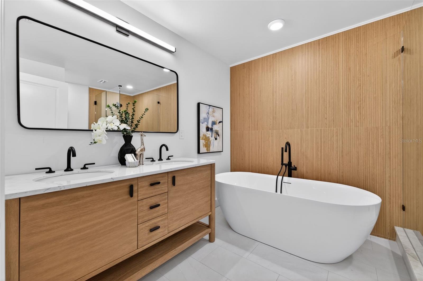 Image 20 of 44 For 413 43rd Avenue Ne