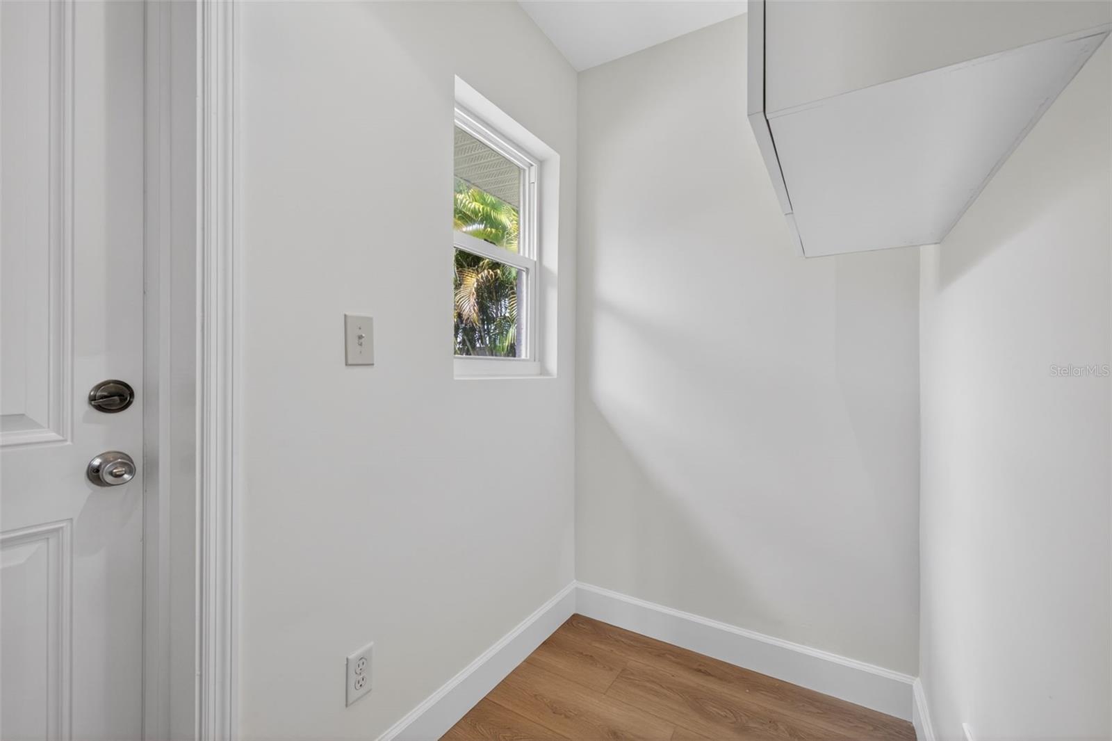 Image 24 of 44 For 413 43rd Avenue Ne