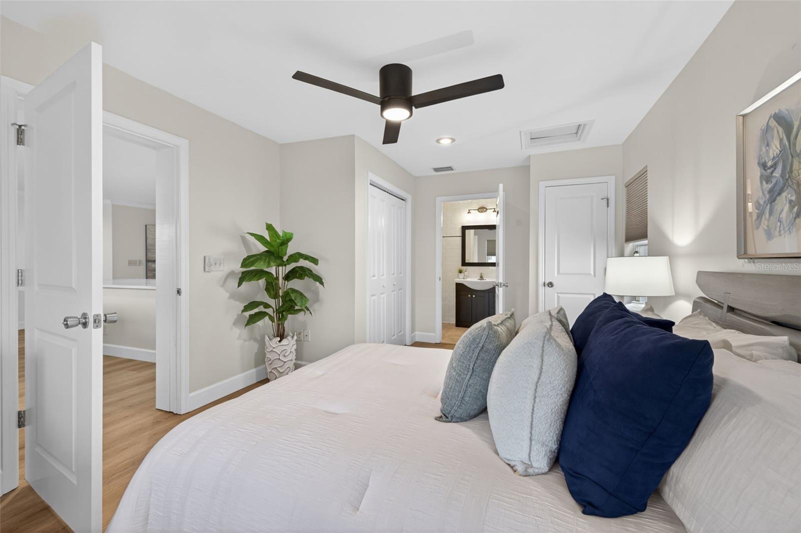 Image 30 of 44 For 413 43rd Avenue Ne