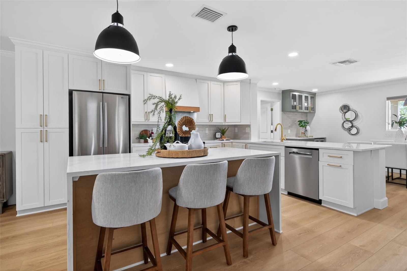 Image 5 of 44 For 413 43rd Avenue Ne