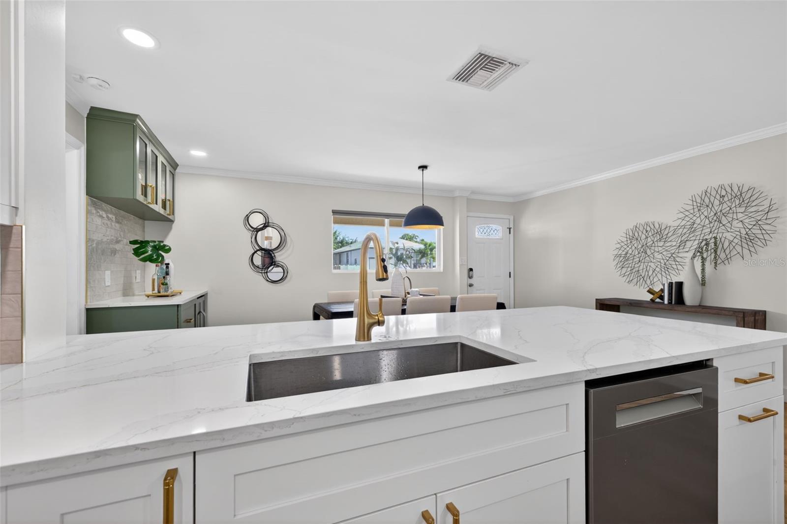 Image 8 of 44 For 413 43rd Avenue Ne