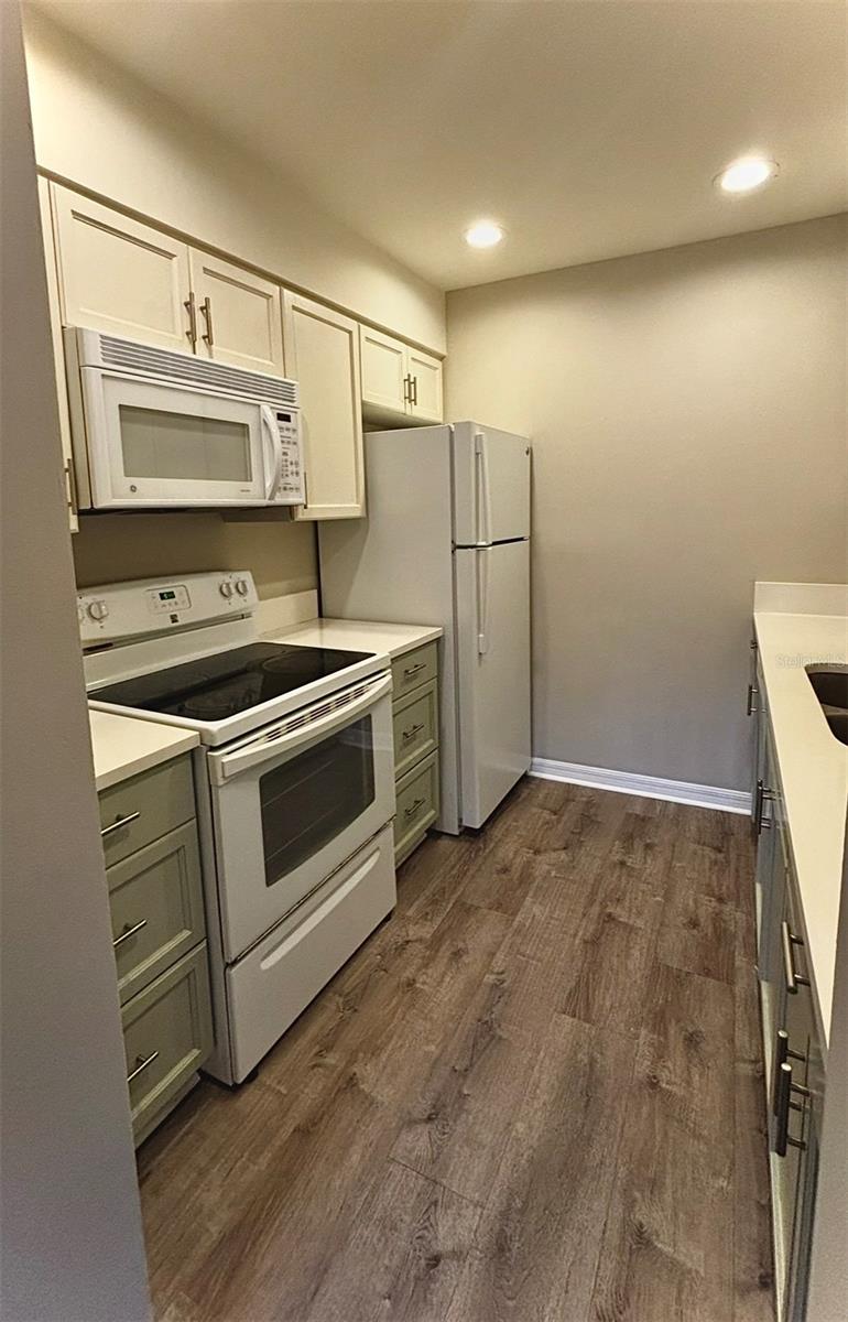 Image 7 of 21 For 350 79th Avenue N 134