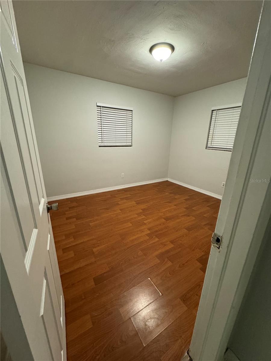 Image 13 of 21 For 121 33rd Avenue E