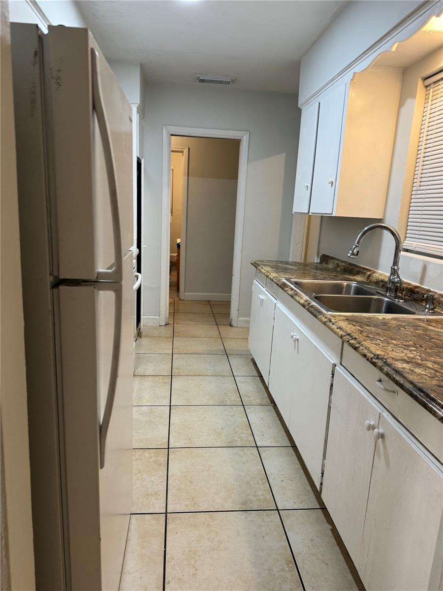 Image 17 of 21 For 121 33rd Avenue E