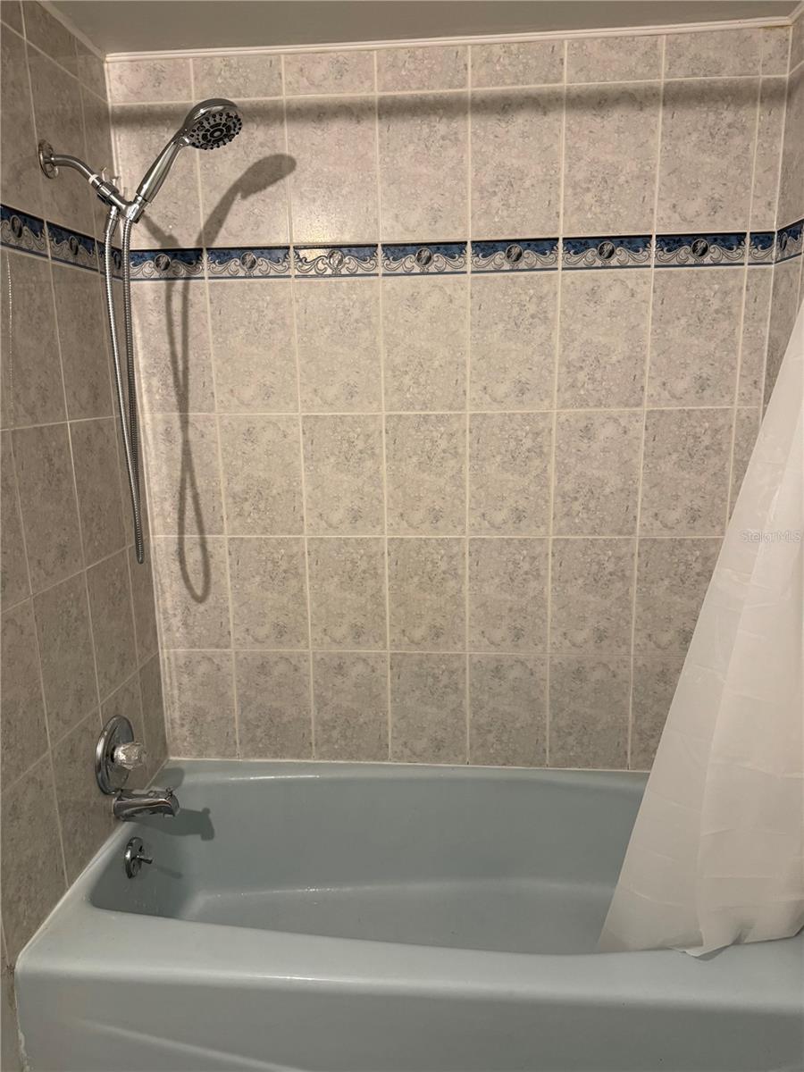 Image 18 of 21 For 121 33rd Avenue E