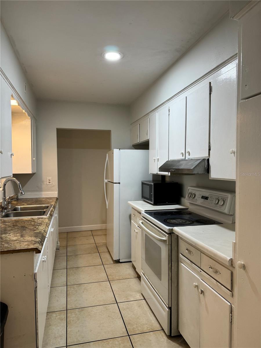 Image 9 of 21 For 121 33rd Avenue E