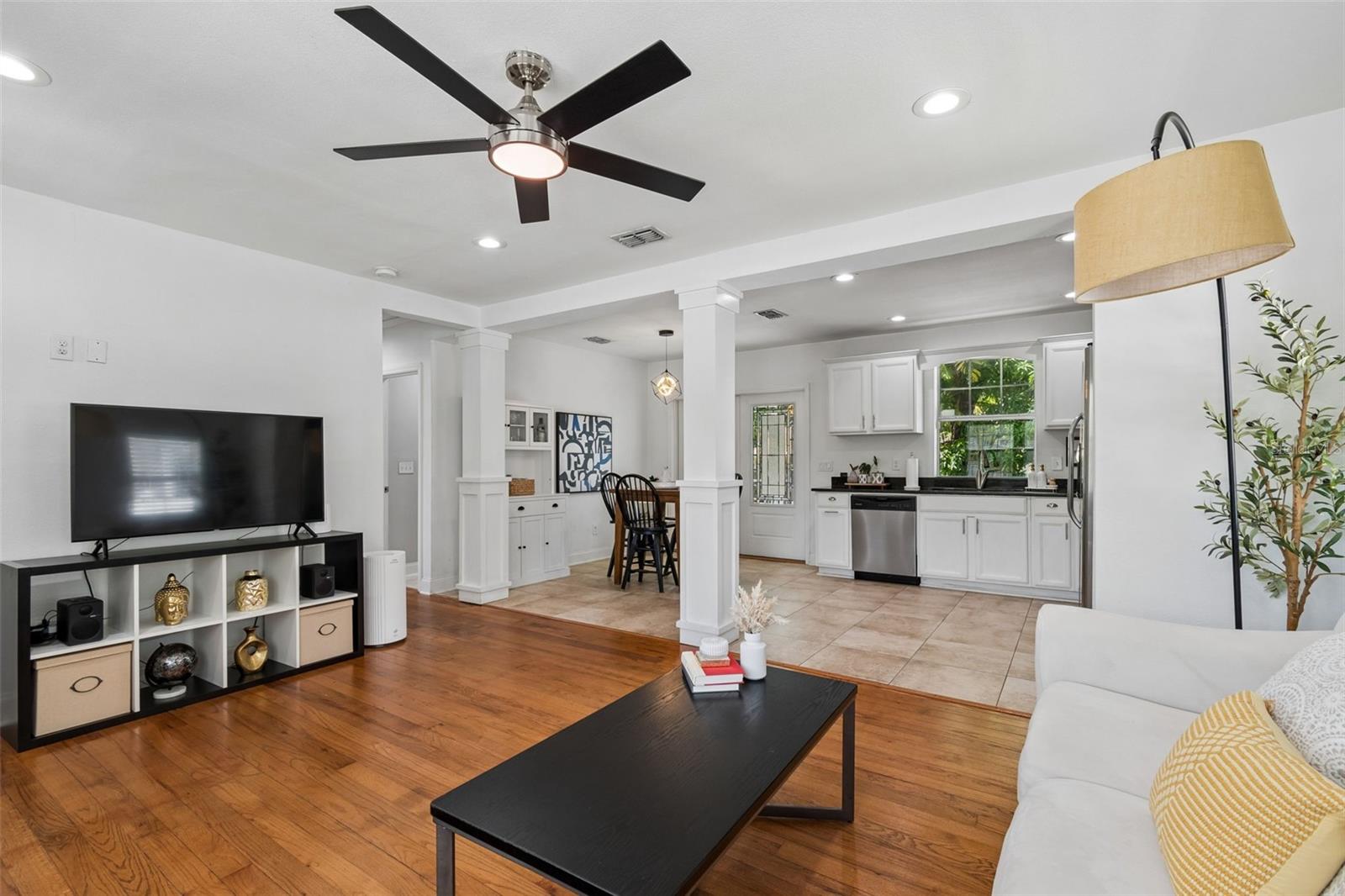 Image 10 of 73 For 2801 Manhattan Avenue