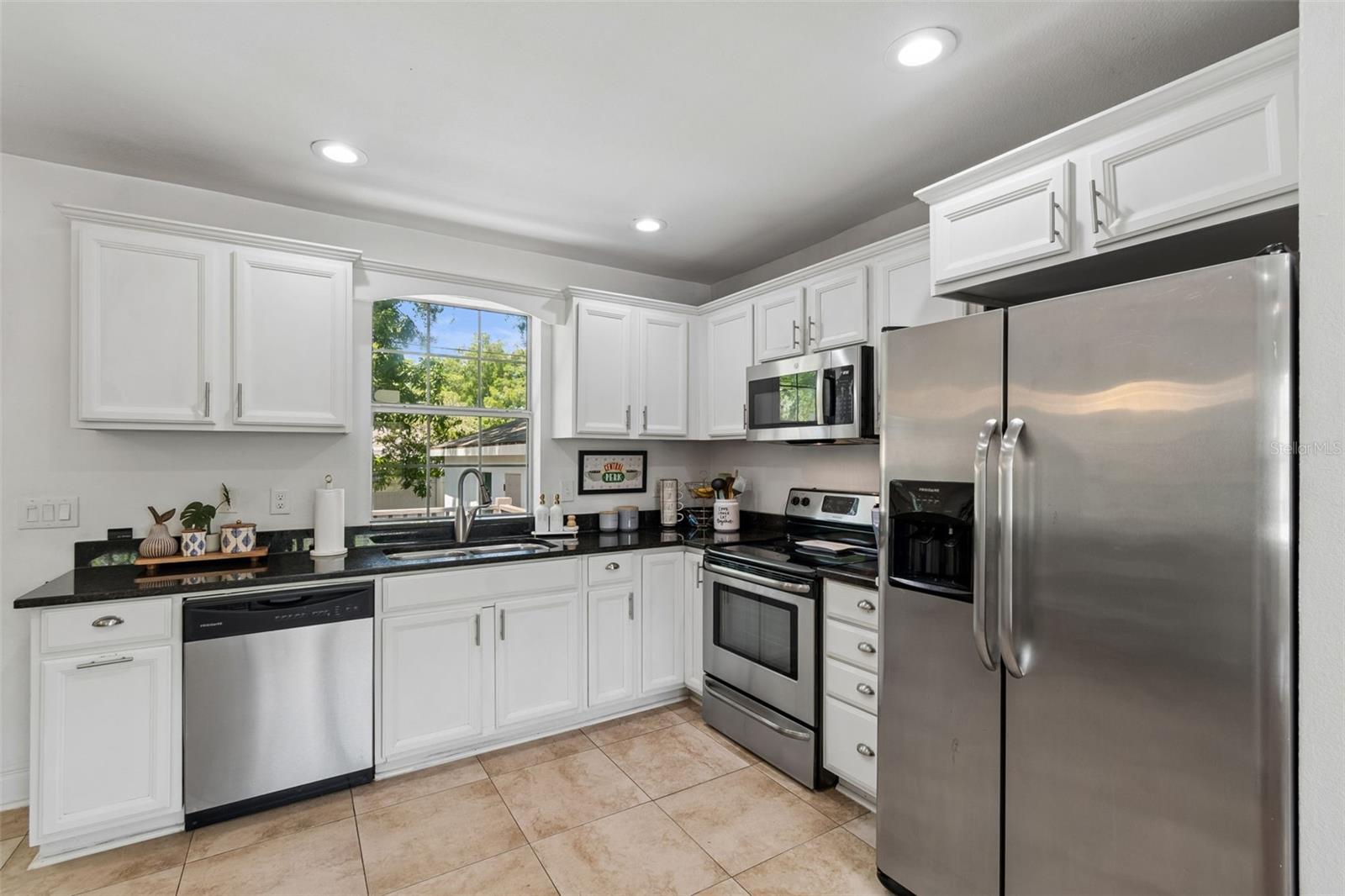 Image 17 of 73 For 2801 Manhattan Avenue