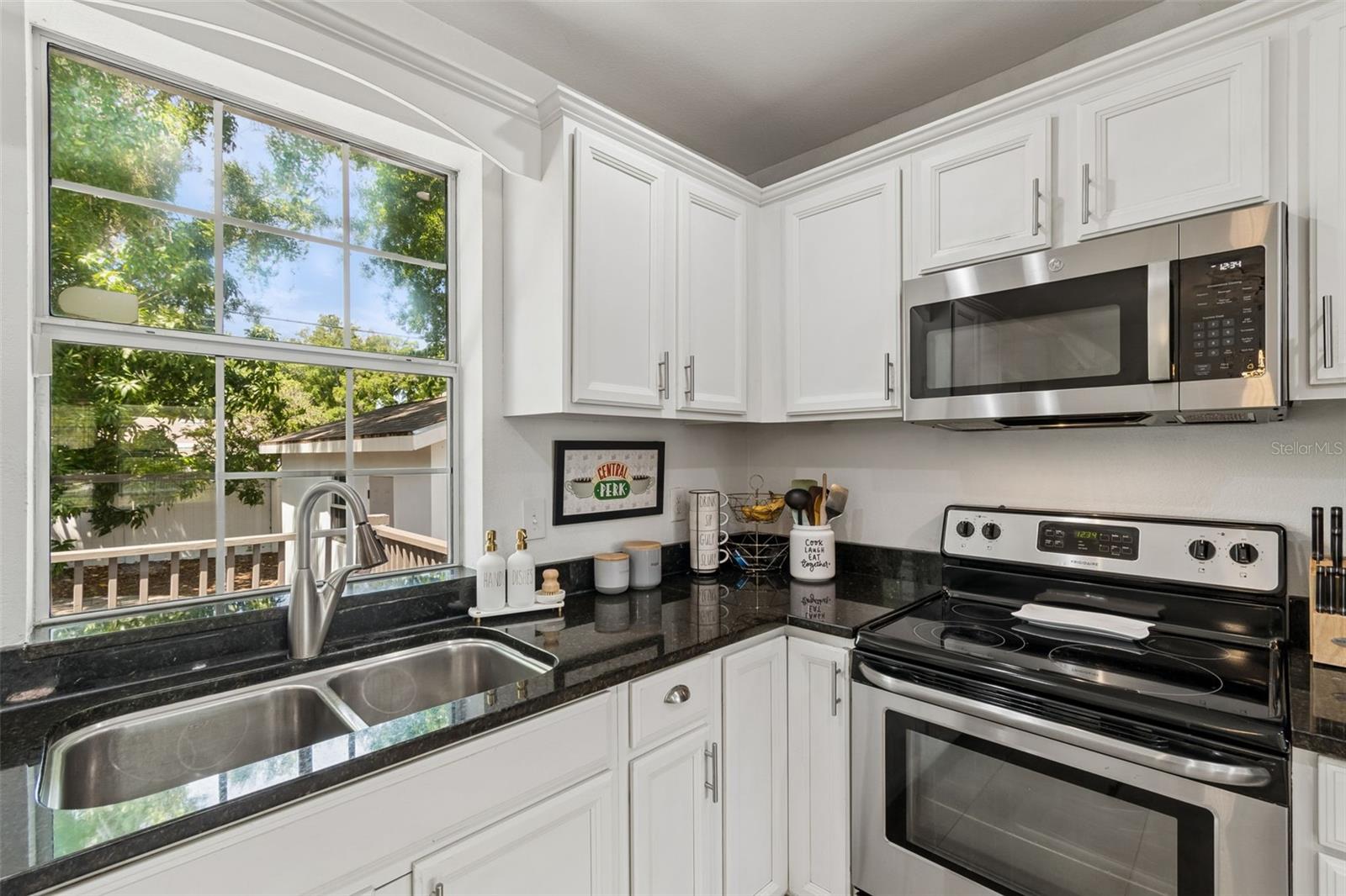 Image 22 of 73 For 2801 Manhattan Avenue