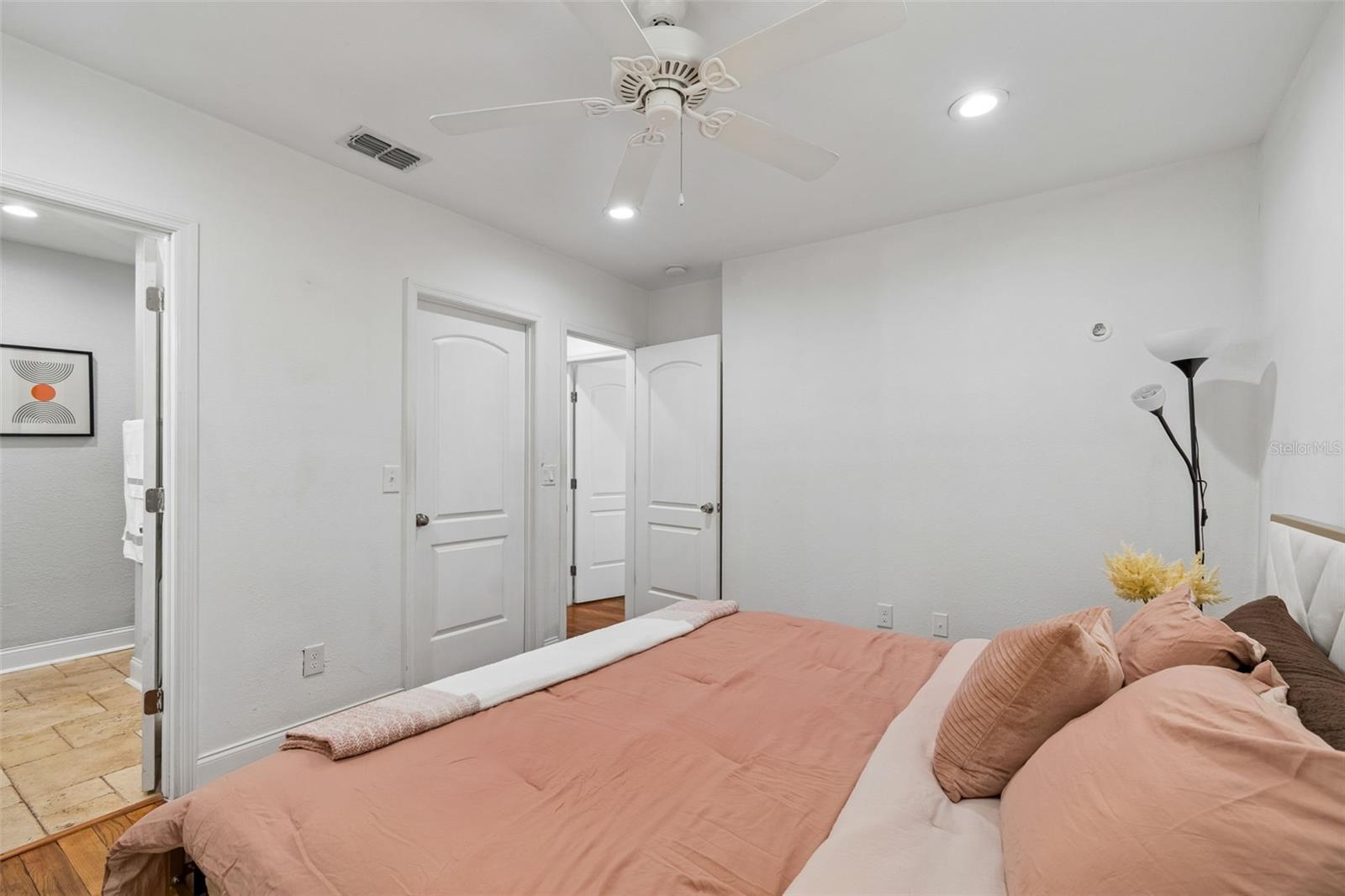 Image 26 of 73 For 2801 Manhattan Avenue