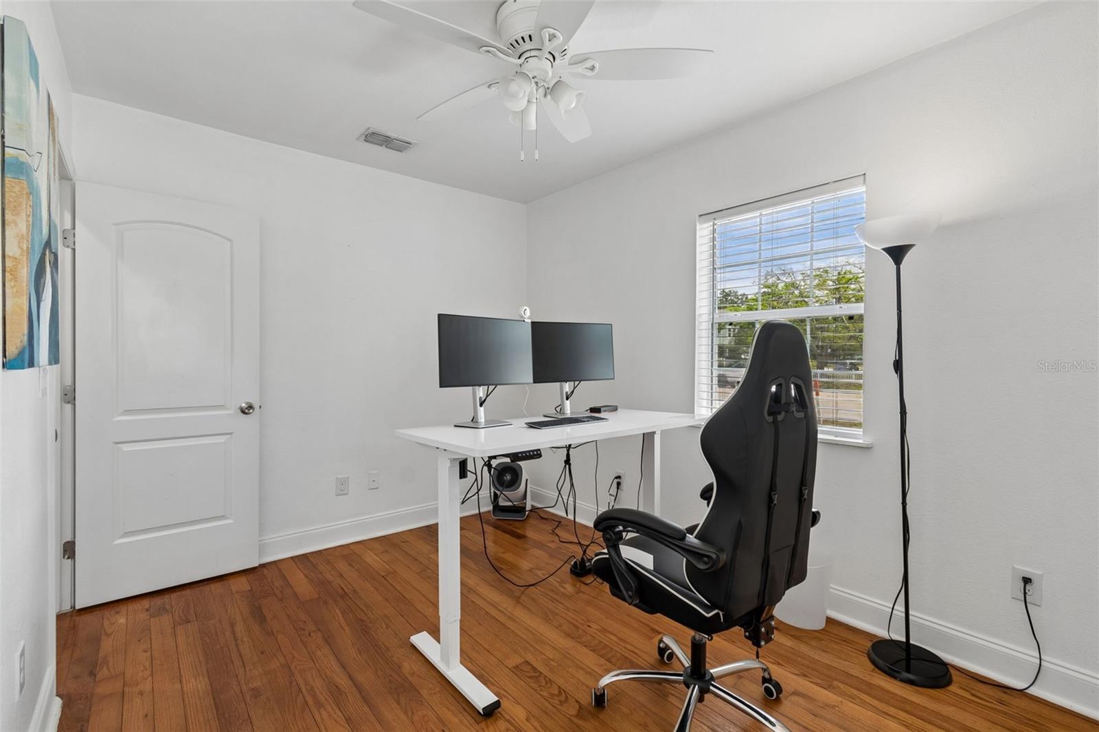 Image 31 of 73 For 2801 Manhattan Avenue