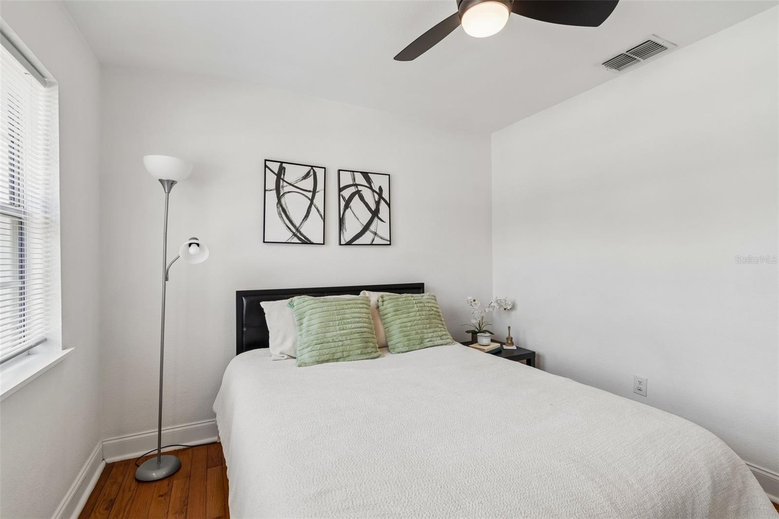 Image 33 of 73 For 2801 Manhattan Avenue